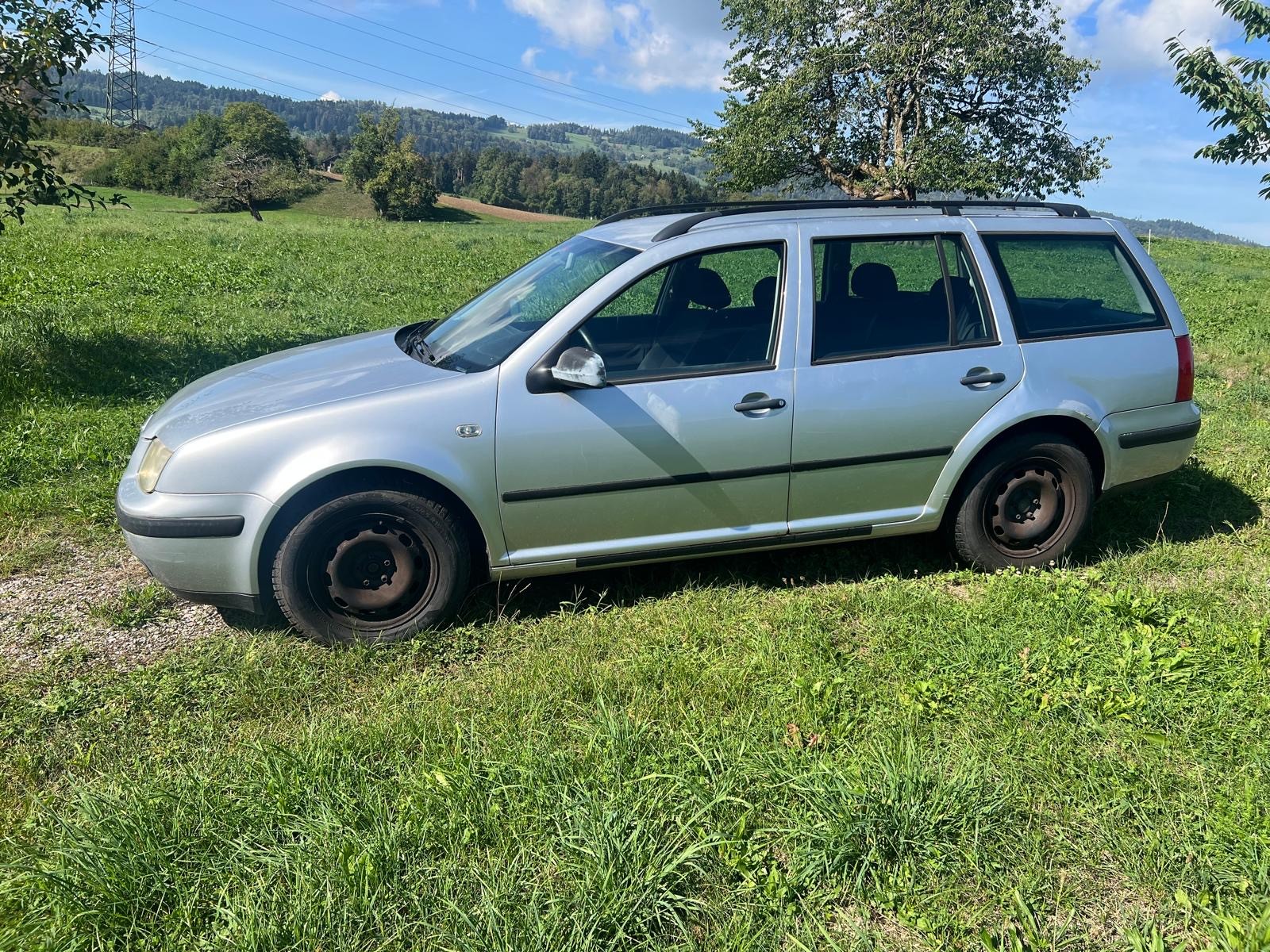 VW Bora Variant 1.6 Comfortline Automatic-image-3