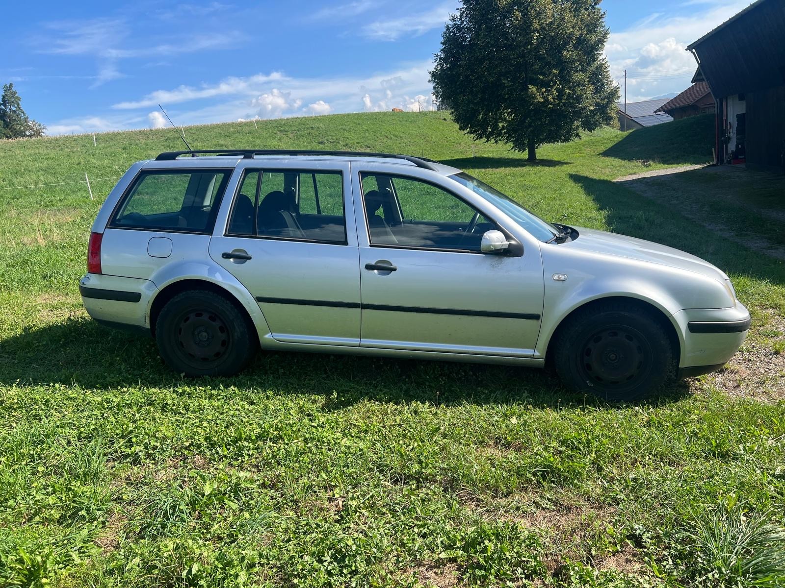 VW Bora Variant 1.6 Comfortline Automatic-image-2