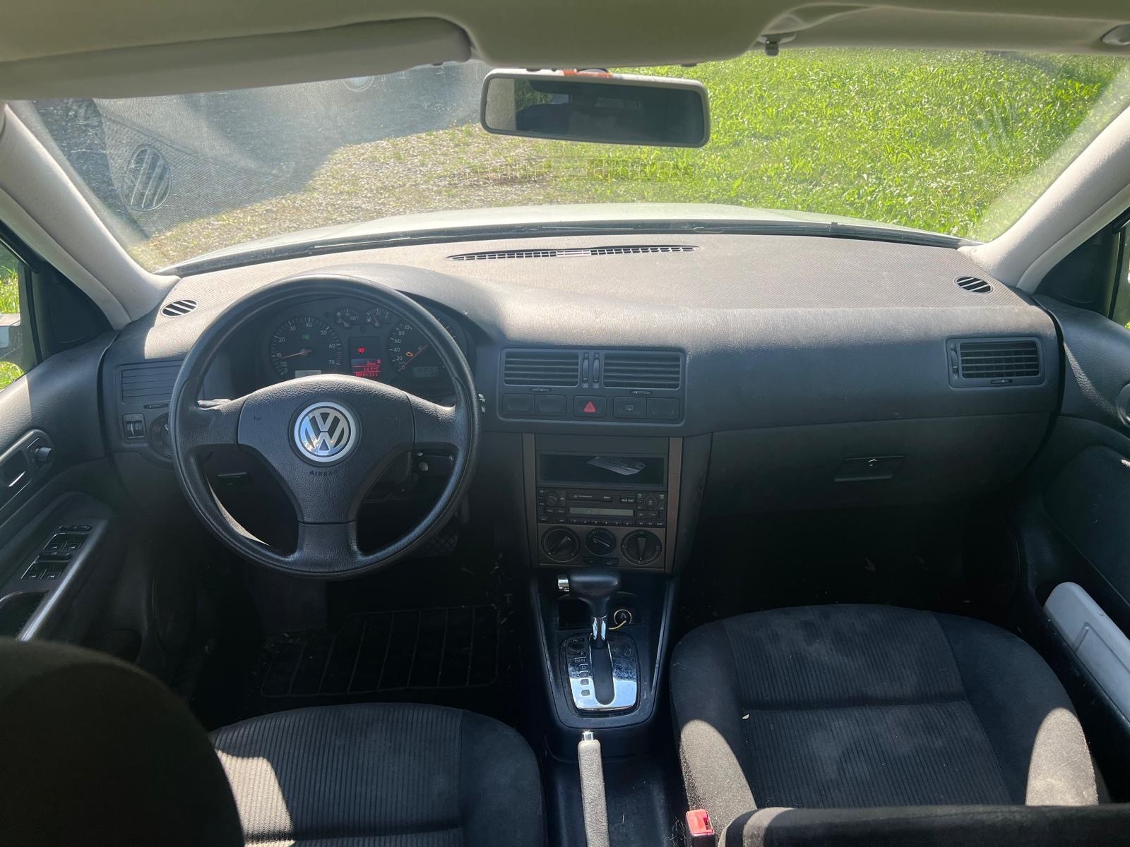 VW Bora Variant 1.6 Comfortline Automatic-image-5