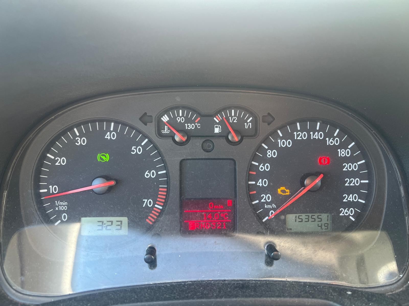 VW Bora Variant 1.6 Comfortline Automatic-image-6