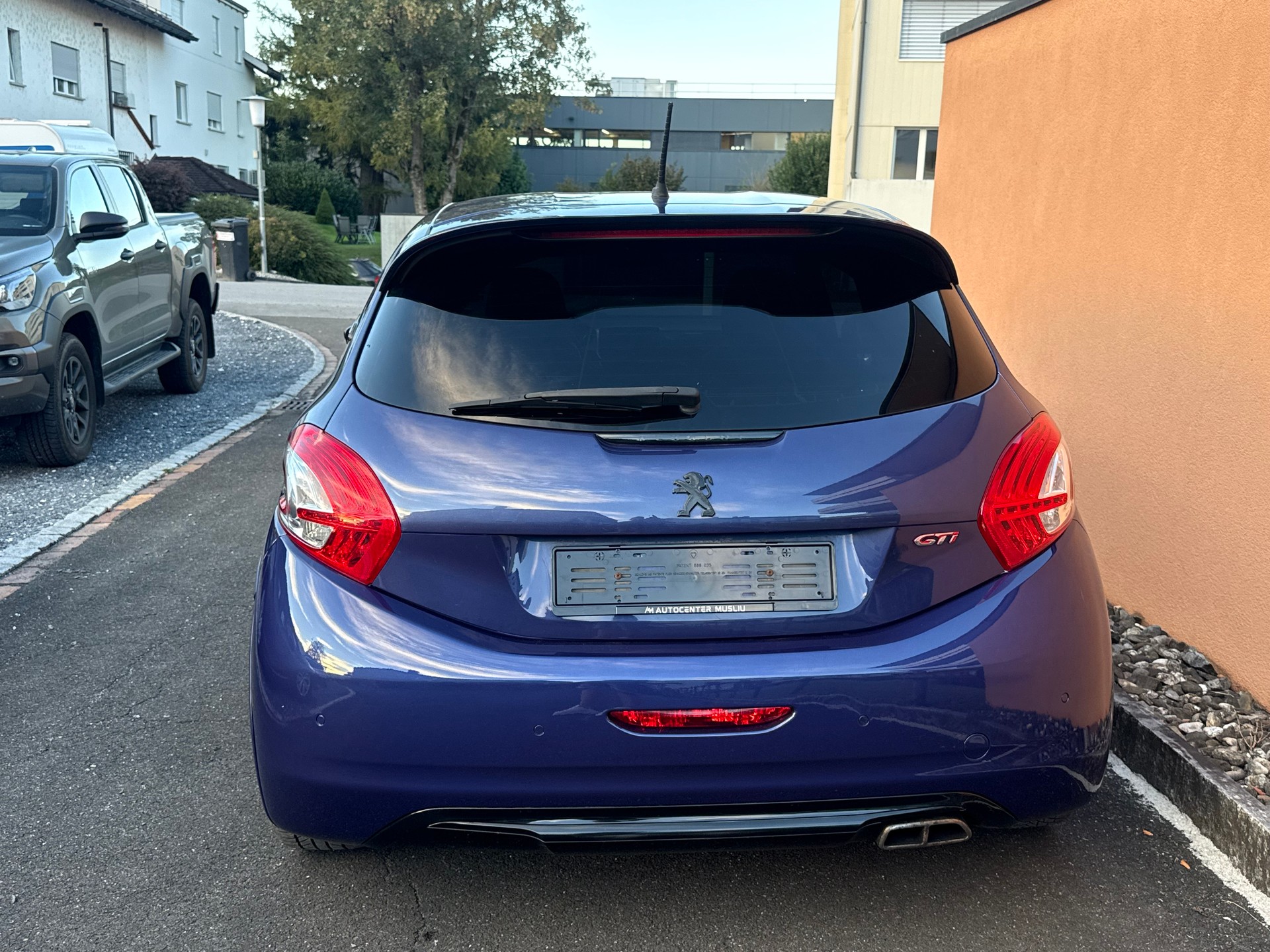 PEUGEOT 208 1.6 Turbo GTi-image-5