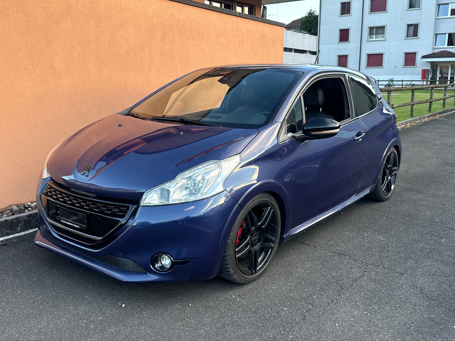 PEUGEOT 208 1.6 Turbo GTi-image-1