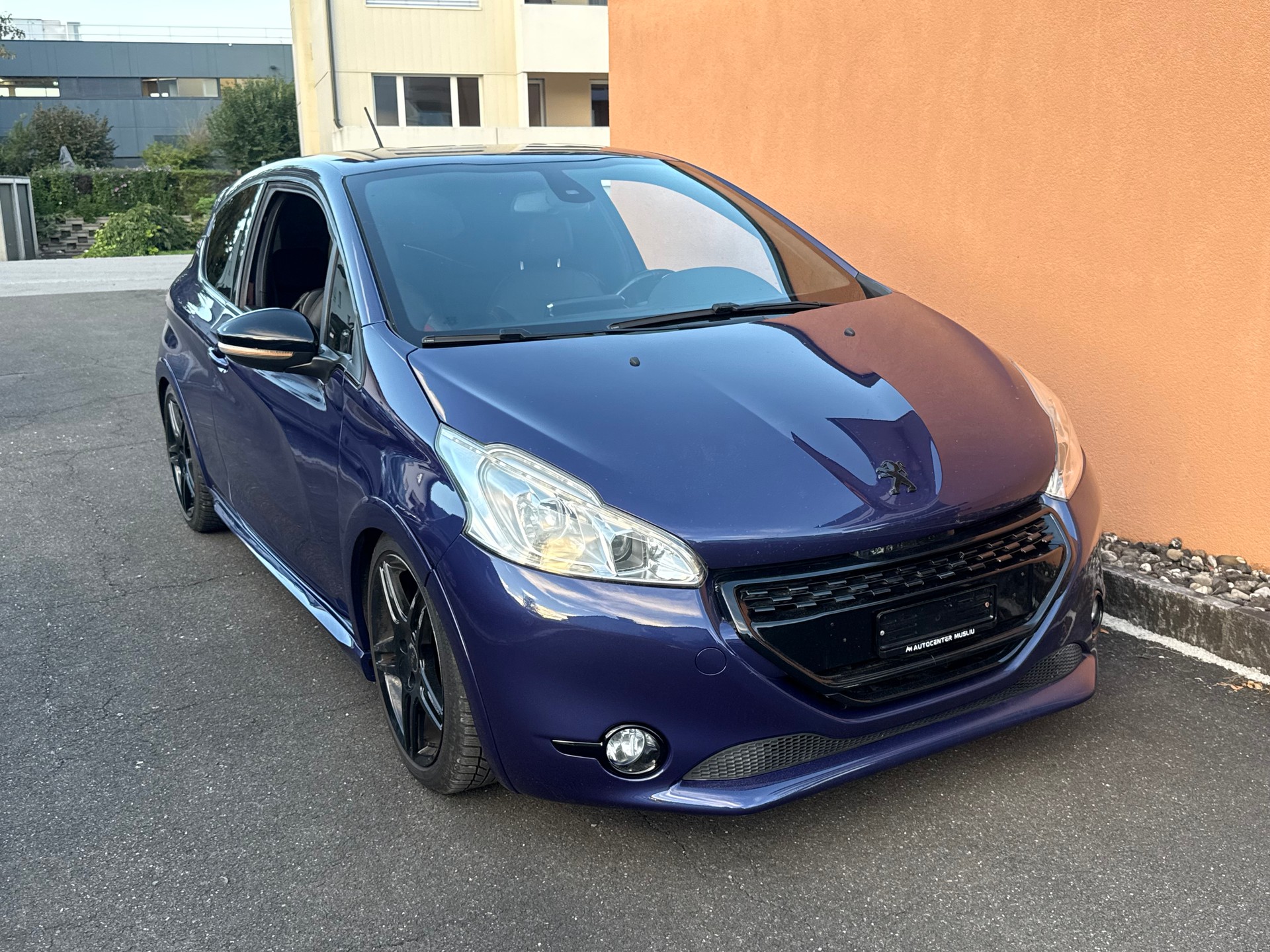PEUGEOT 208 1.6 Turbo GTi-image-9