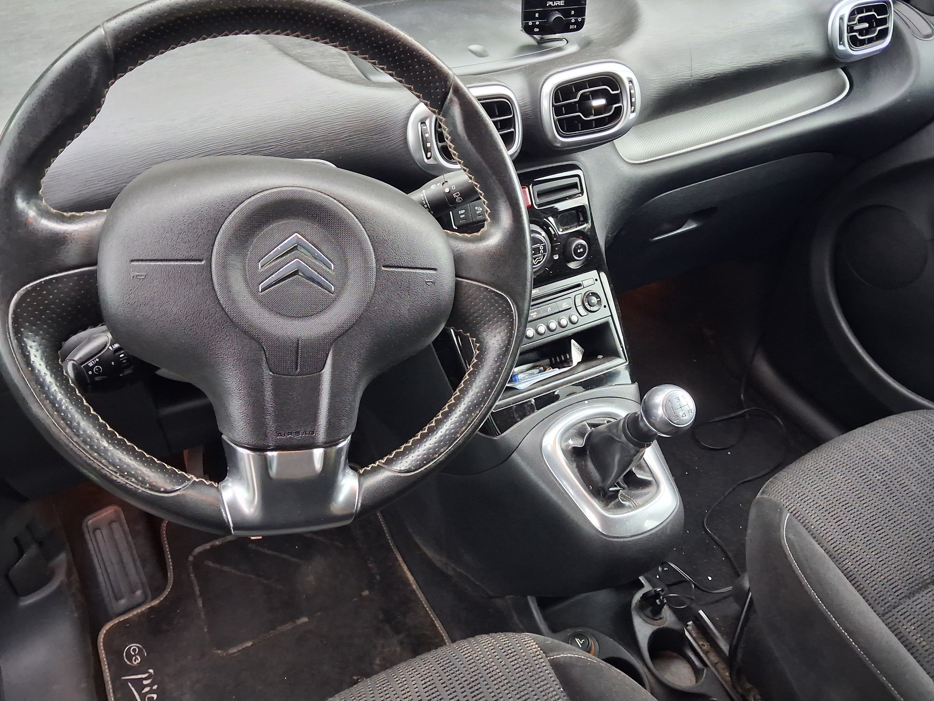 CITROEN C3 Picasso 1.4i 16V Chic (SX)-image-5