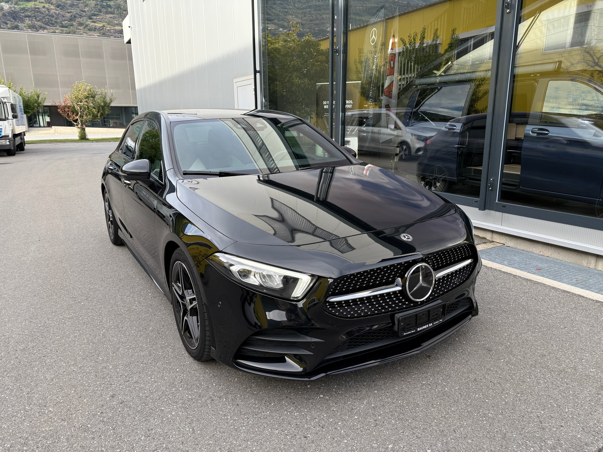 MERCEDES-BENZ A 250 4Matic AMG Line 4Matic 7G-DCT-image-2