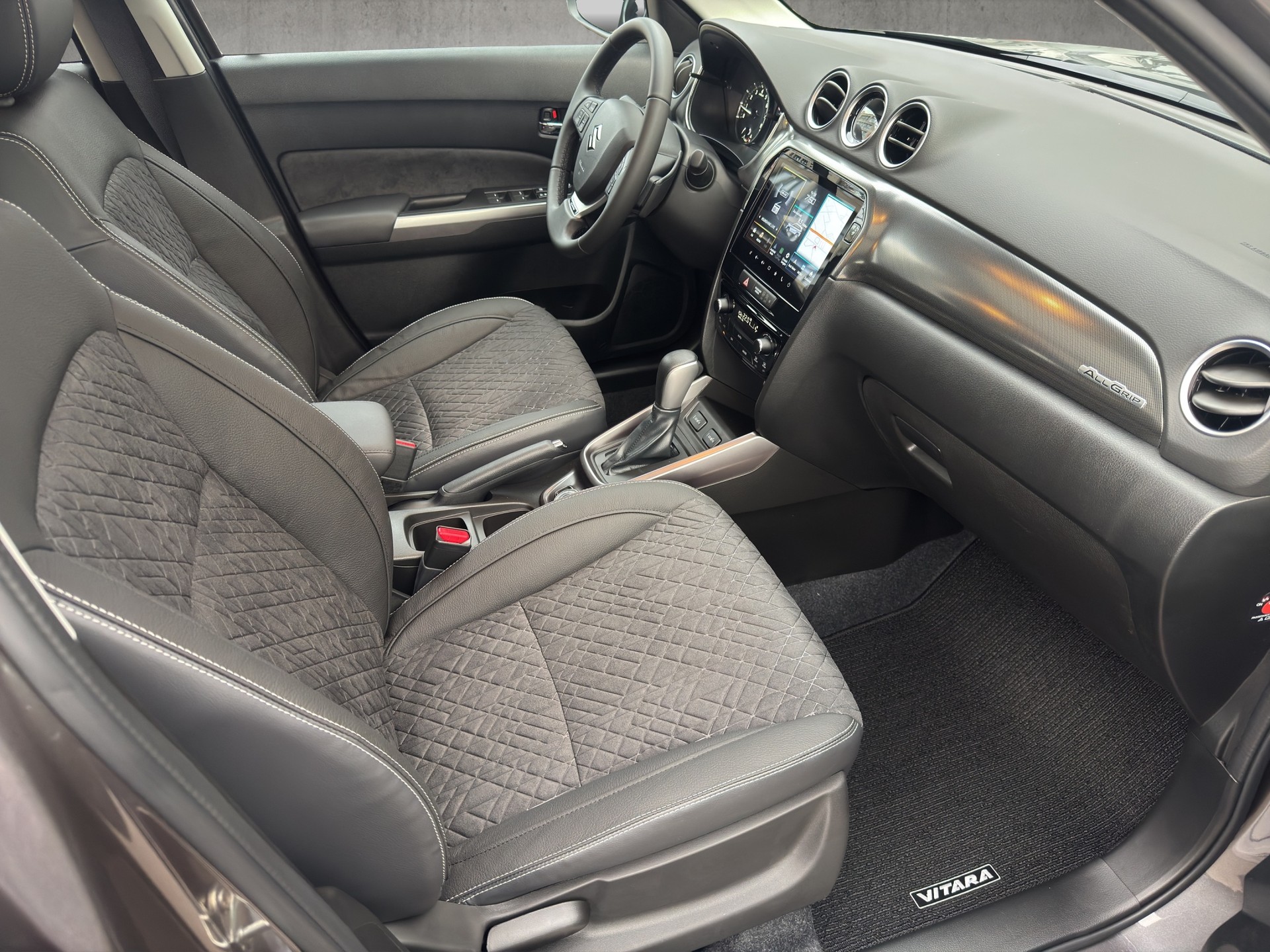 SUZUKI Vitara 1.4 T Piz Sulai Top Hybrid 4x4-image-9