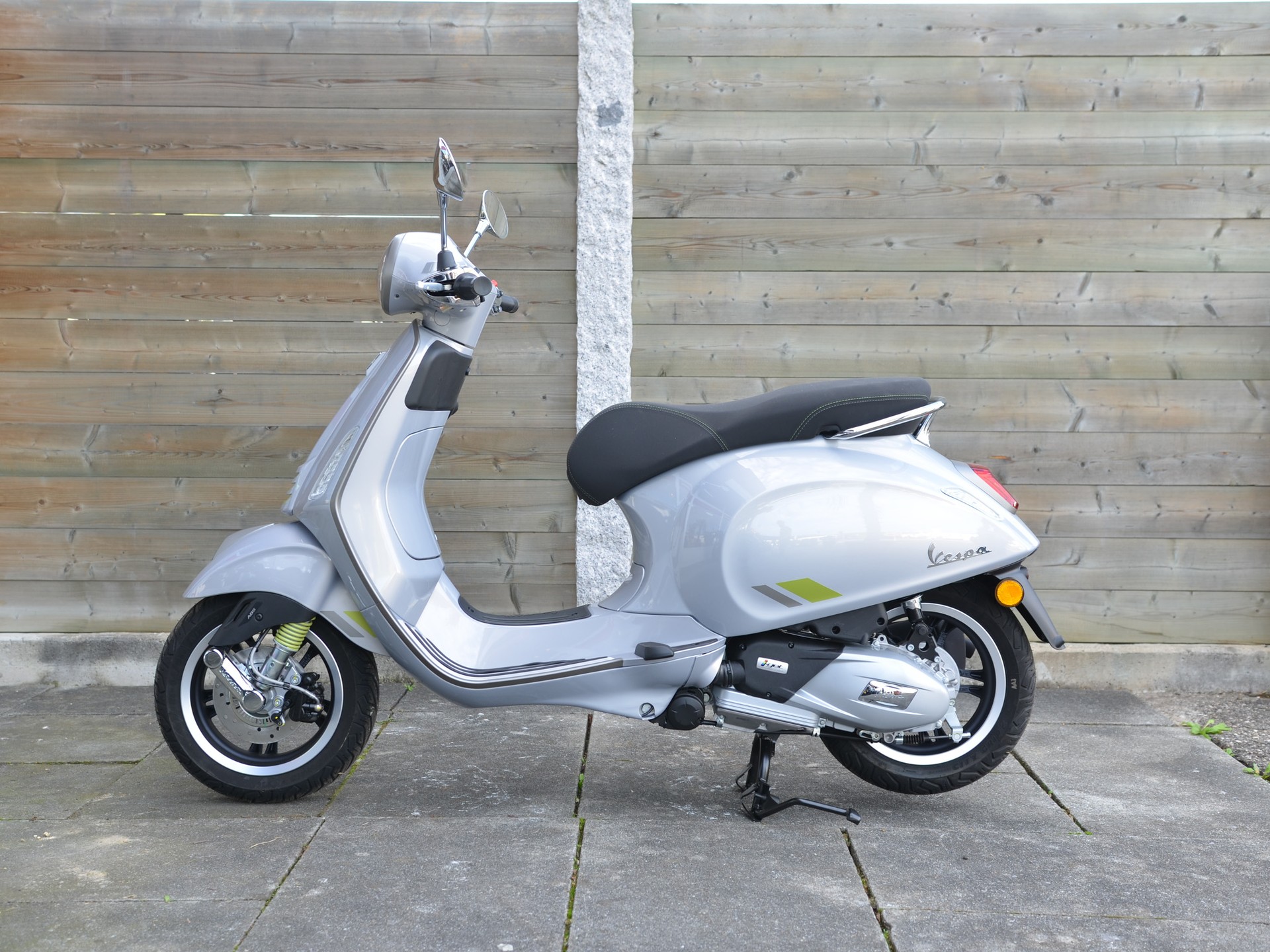 PIAGGIO Vespa 125 Primavera Tech-showroom-element-2