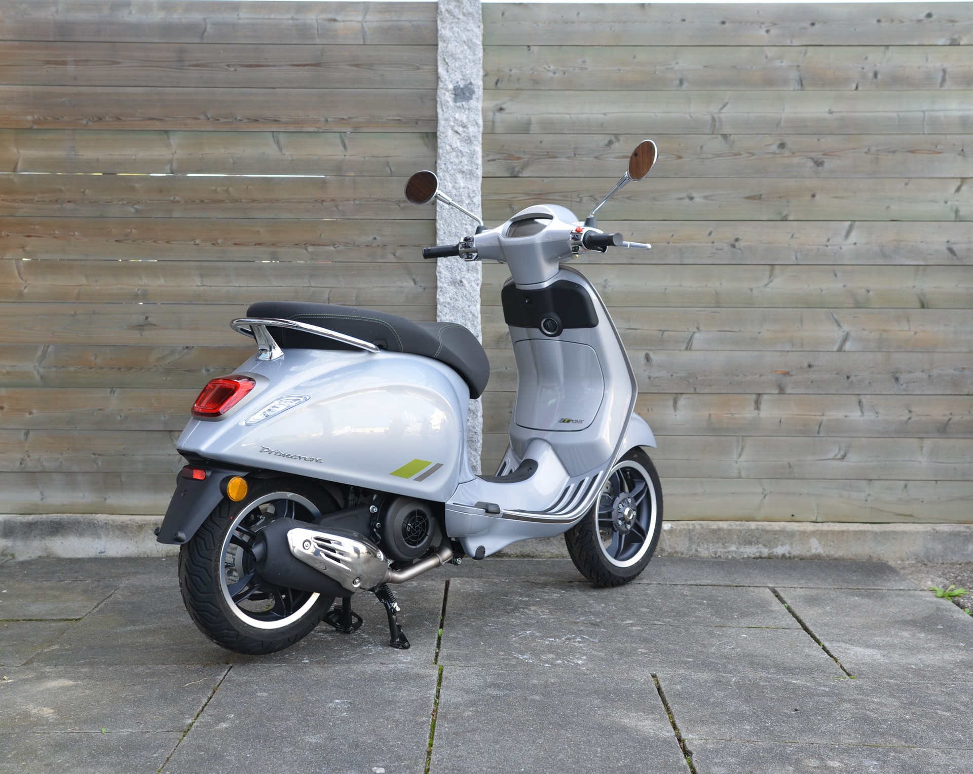 PIAGGIO Vespa 125 Primavera Tech-showroom-element-1