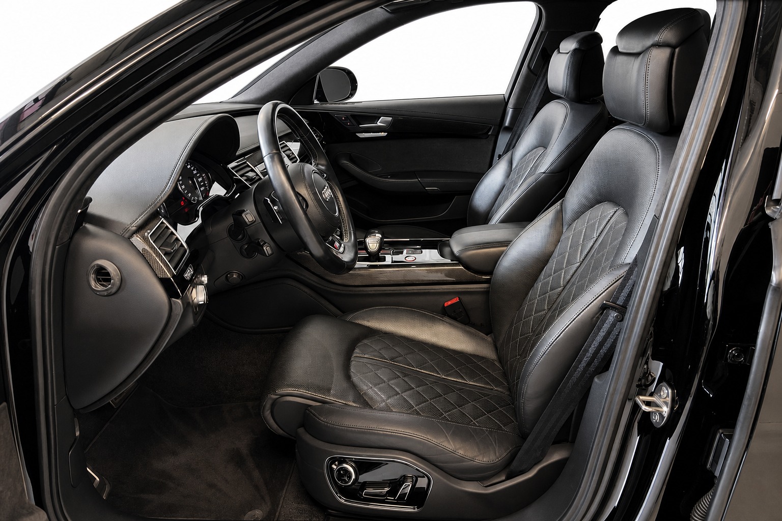 AUDI S8 4.0 V8 TFSI plus qua. T-Tronic-image-13