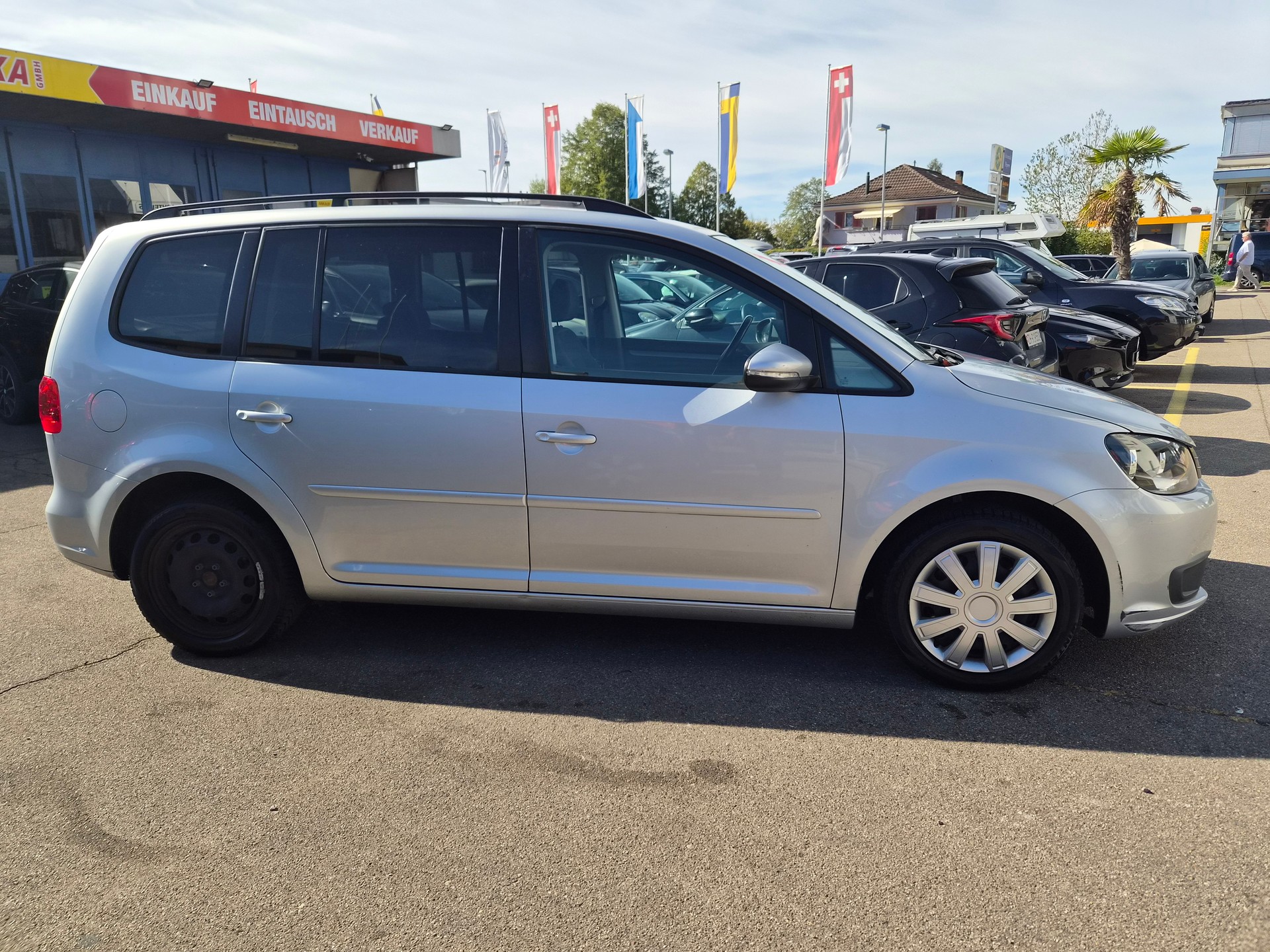 VW Touran 2.0 TDI Comfortline DSG-image-7