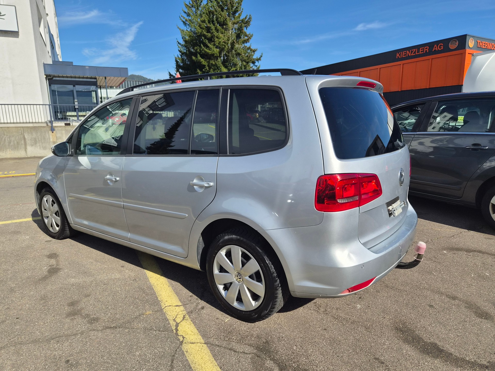 VW Touran 2.0 TDI Comfortline DSG-image-4