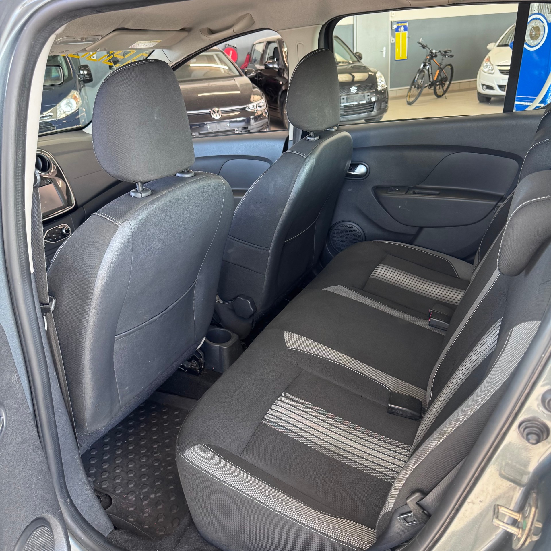 DACIA Sandero Tce 90 Stepway Automatic-image-10