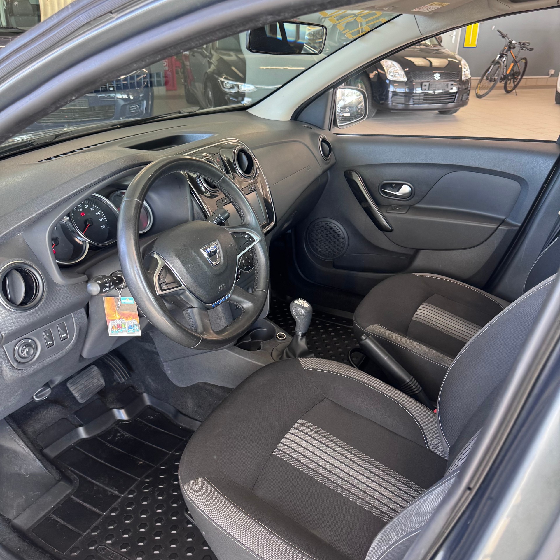 DACIA Sandero Tce 90 Stepway Automatic-image-13