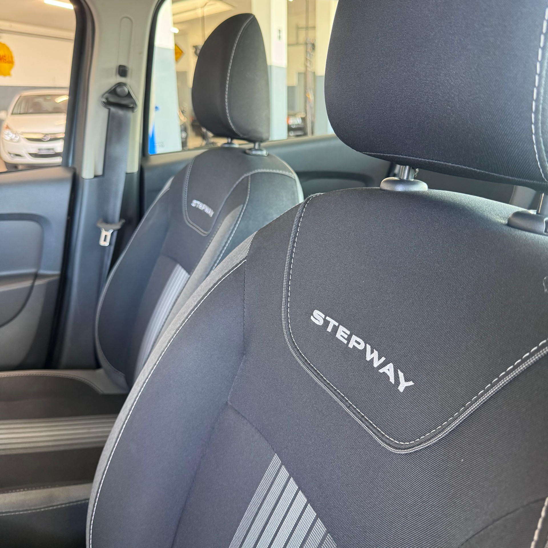 DACIA Sandero Tce 90 Stepway Automatic-image-9