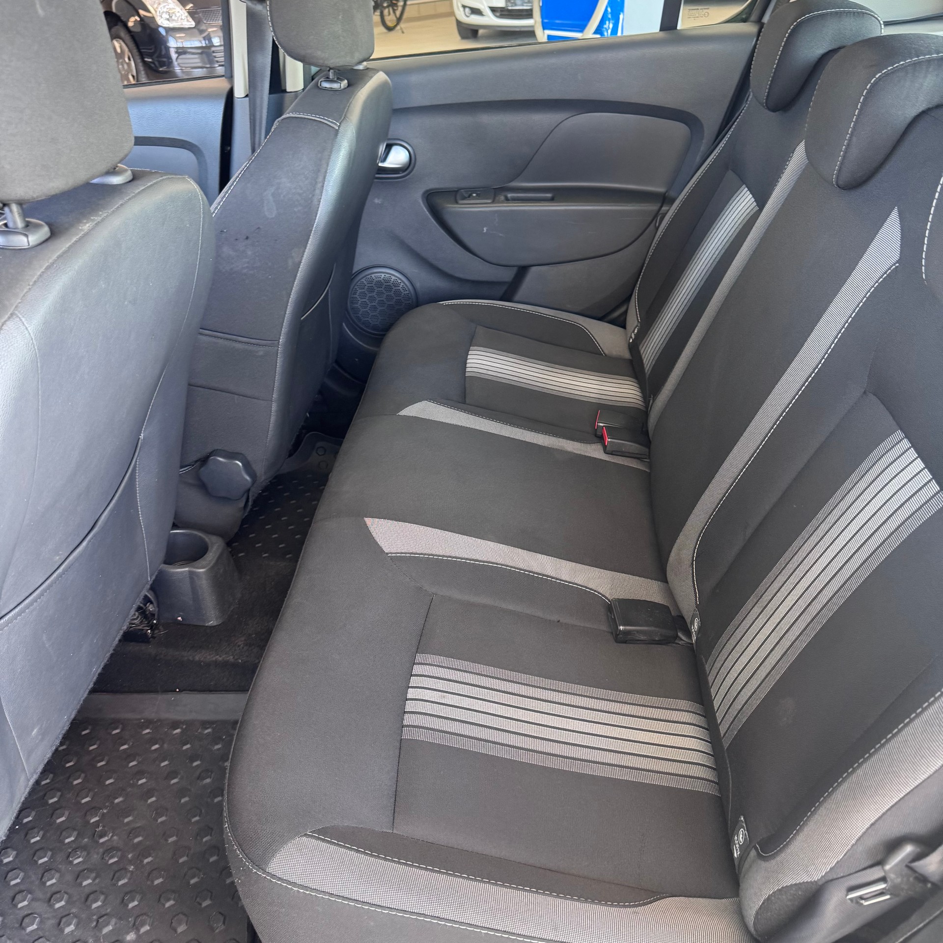DACIA Sandero Tce 90 Stepway Automatic-image-12