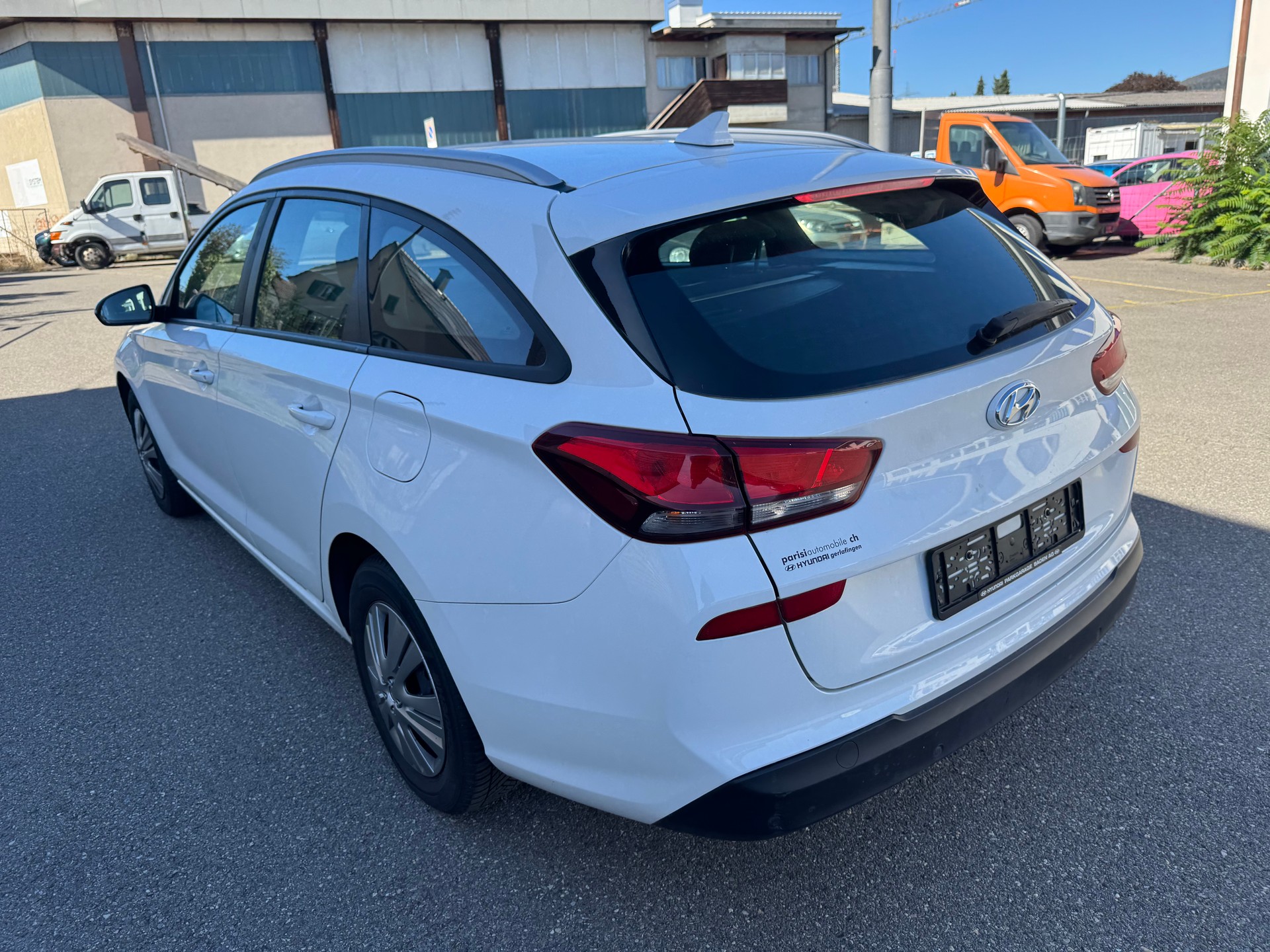 HYUNDAI i30-image-6