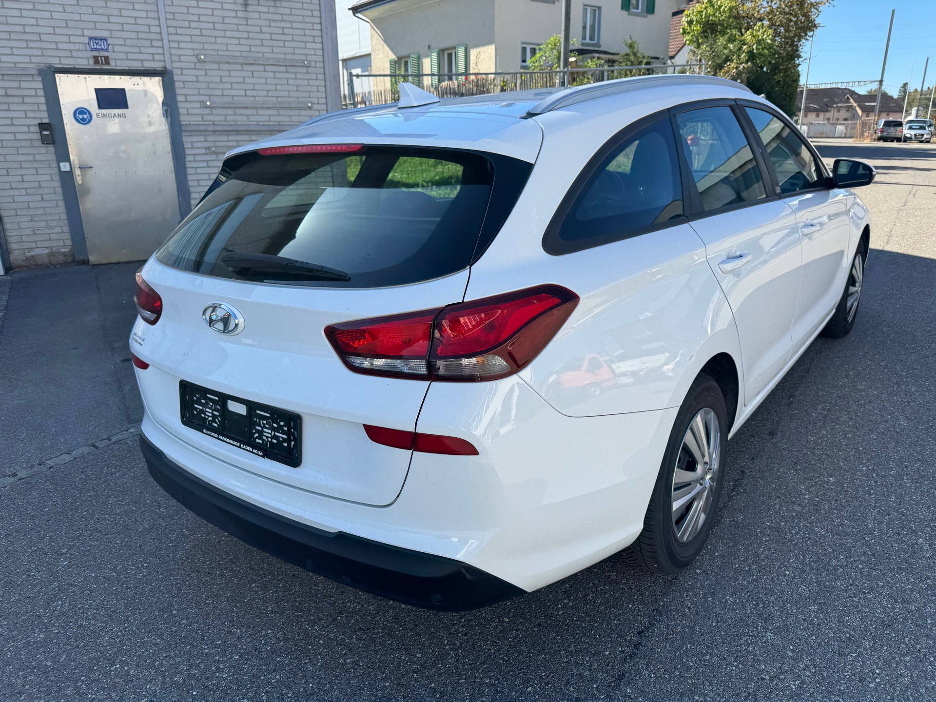 HYUNDAI i30-image-4
