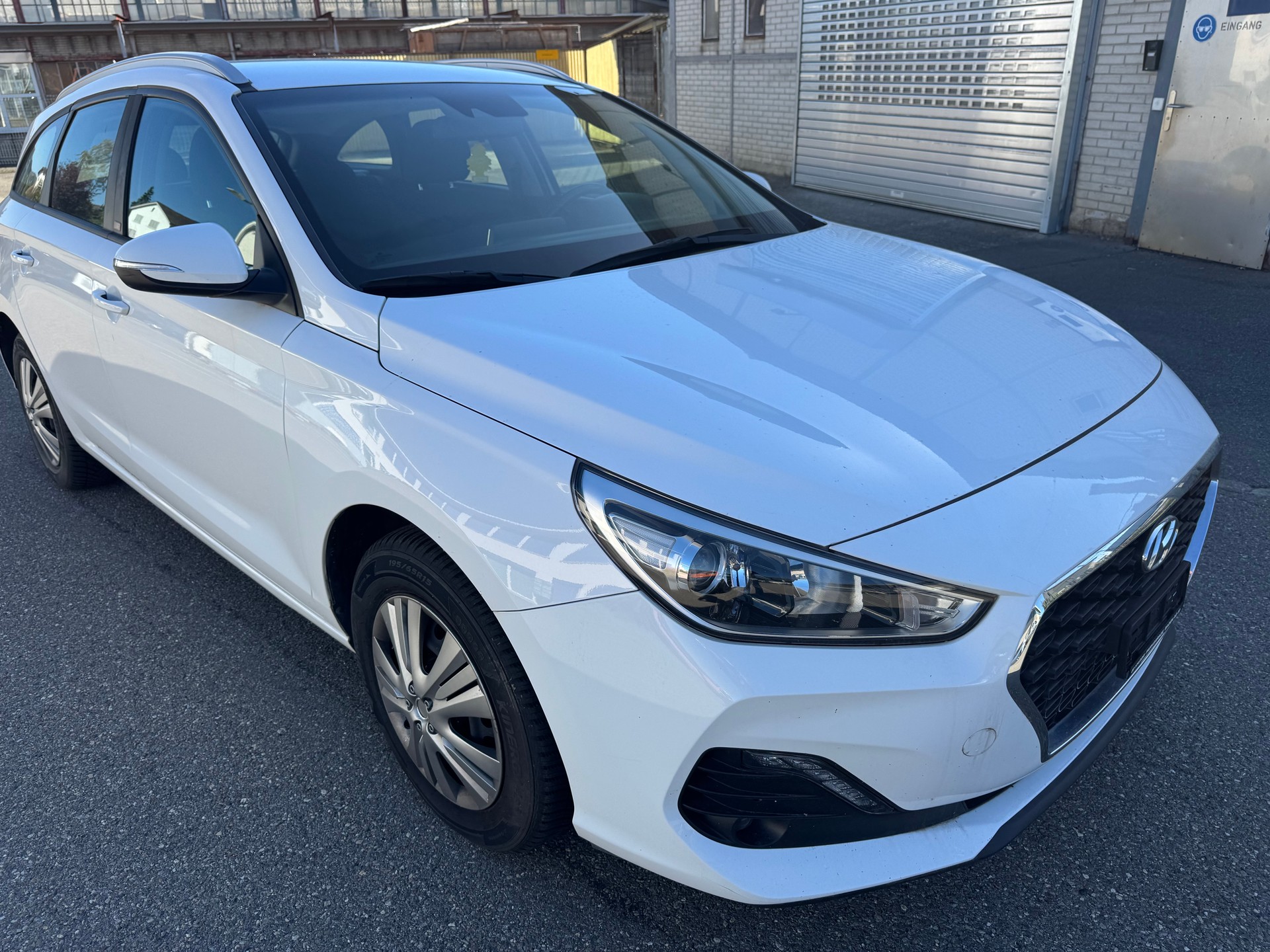 HYUNDAI i30-image-2