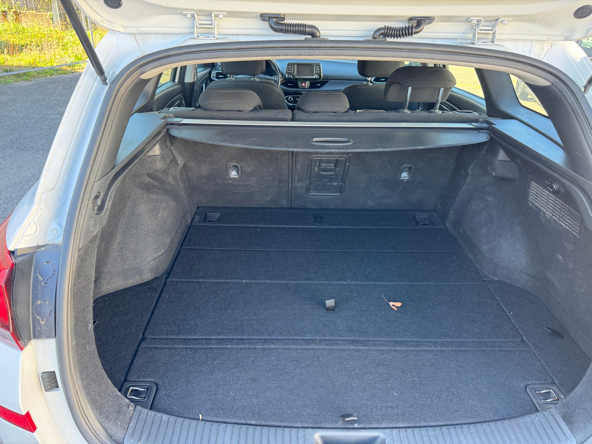 HYUNDAI i30-image-12