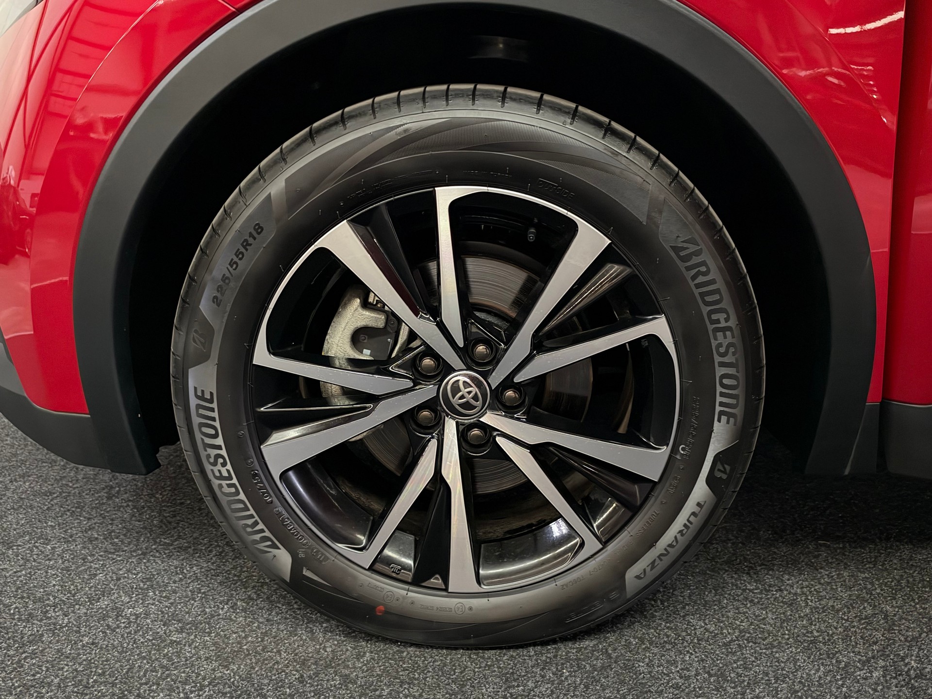 TOYOTA C-HR 2.0 PHEV CVT Trend-image-12