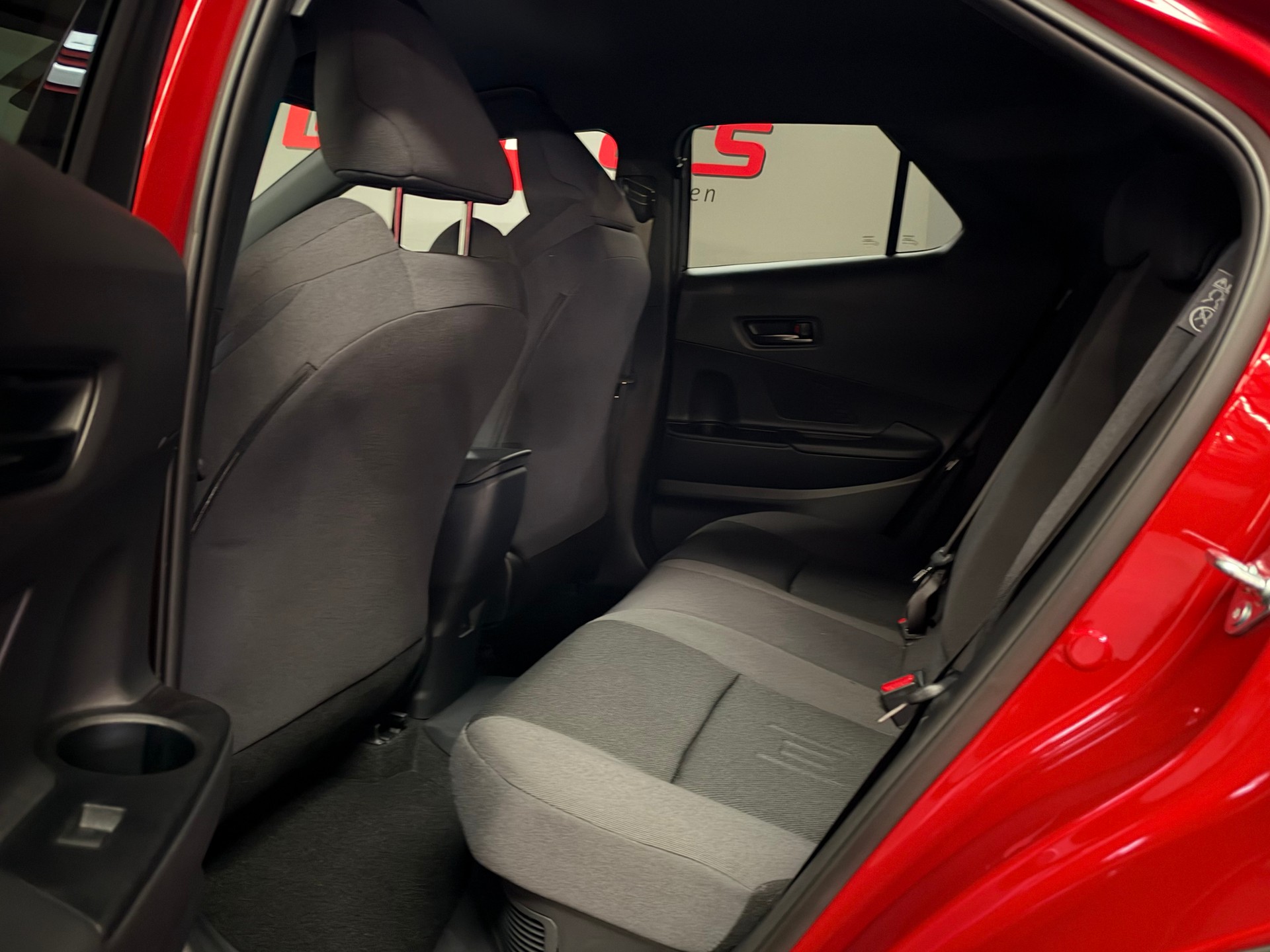 TOYOTA C-HR 2.0 PHEV CVT Trend-image-13