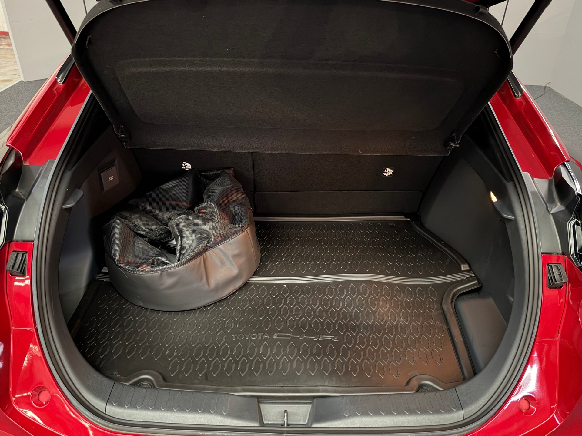 TOYOTA C-HR 2.0 PHEV CVT Trend-image-10
