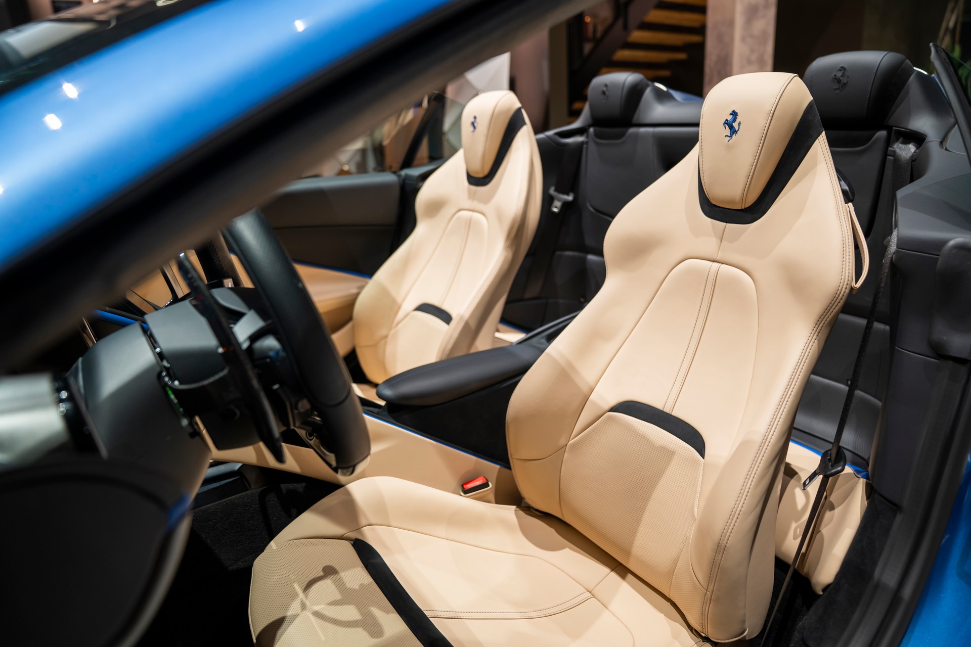 FERRARI Roma 3.9 V8 T Spider-image-8