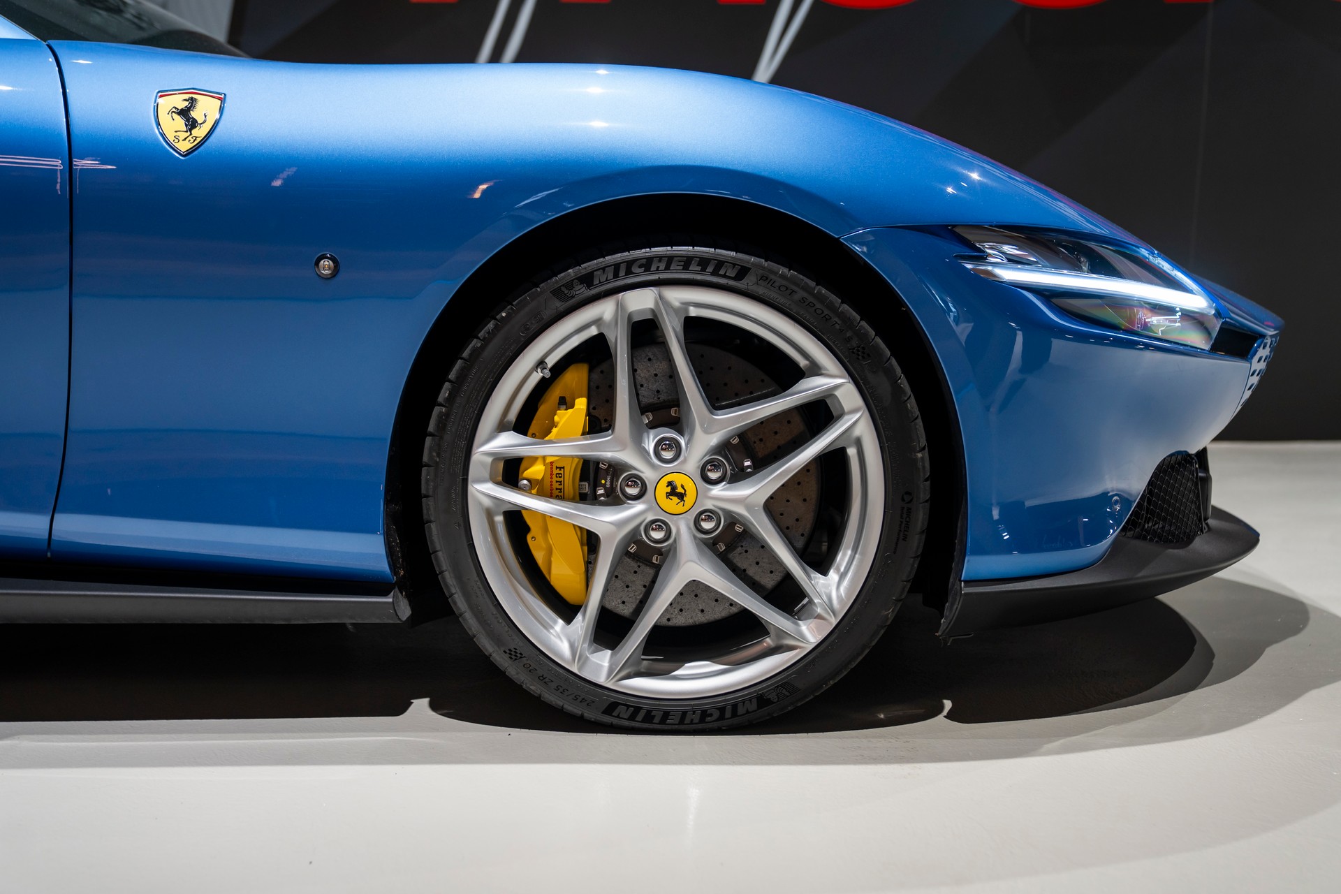 FERRARI Roma 3.9 V8 T Spider-image-5