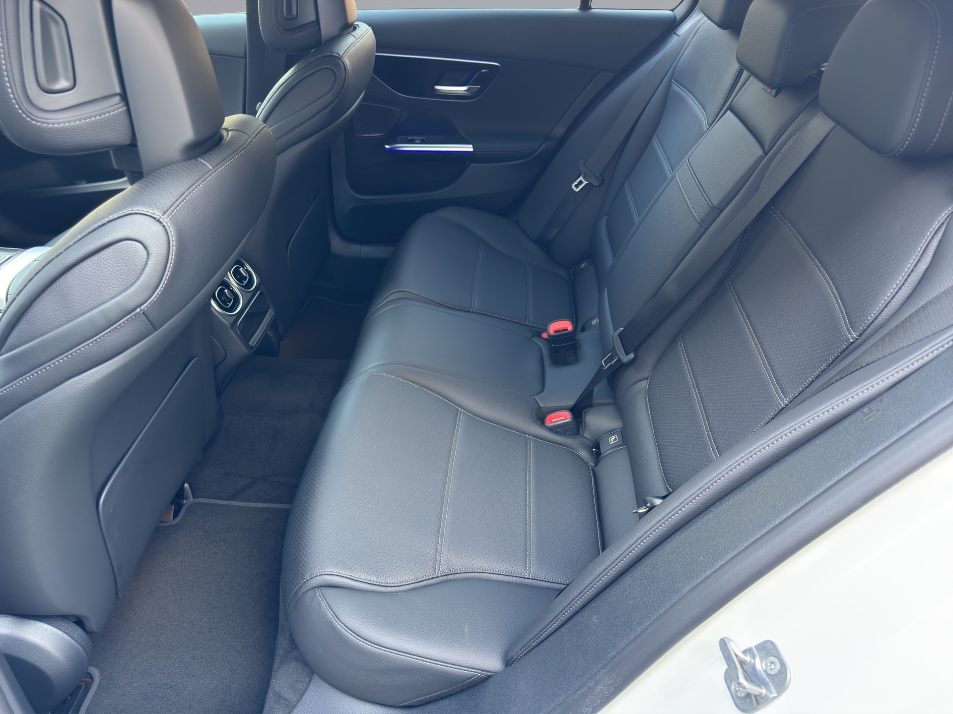MERCEDES-BENZ C-Klasse S206 Kombi C 220 d Swiss Star Avantgarde 4matic-image-10
