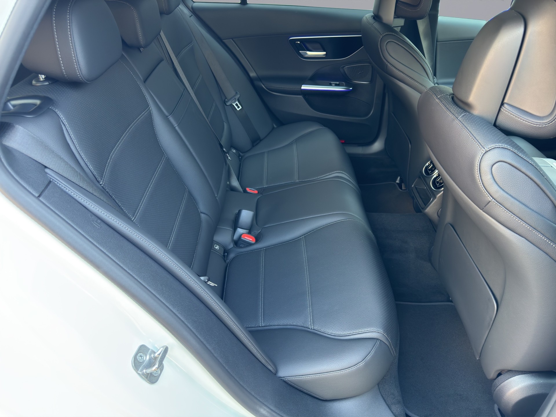 MERCEDES-BENZ C-Klasse S206 Kombi C 220 d Swiss Star Avantgarde 4matic-image-17