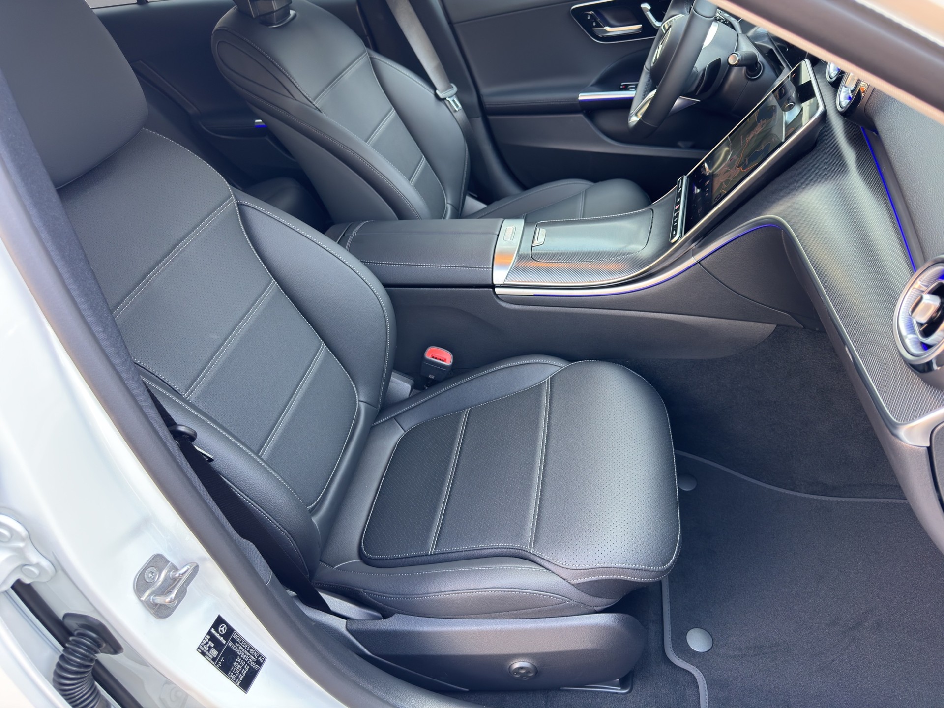 MERCEDES-BENZ C-Klasse S206 Kombi C 220 d Swiss Star Avantgarde 4matic-image-16