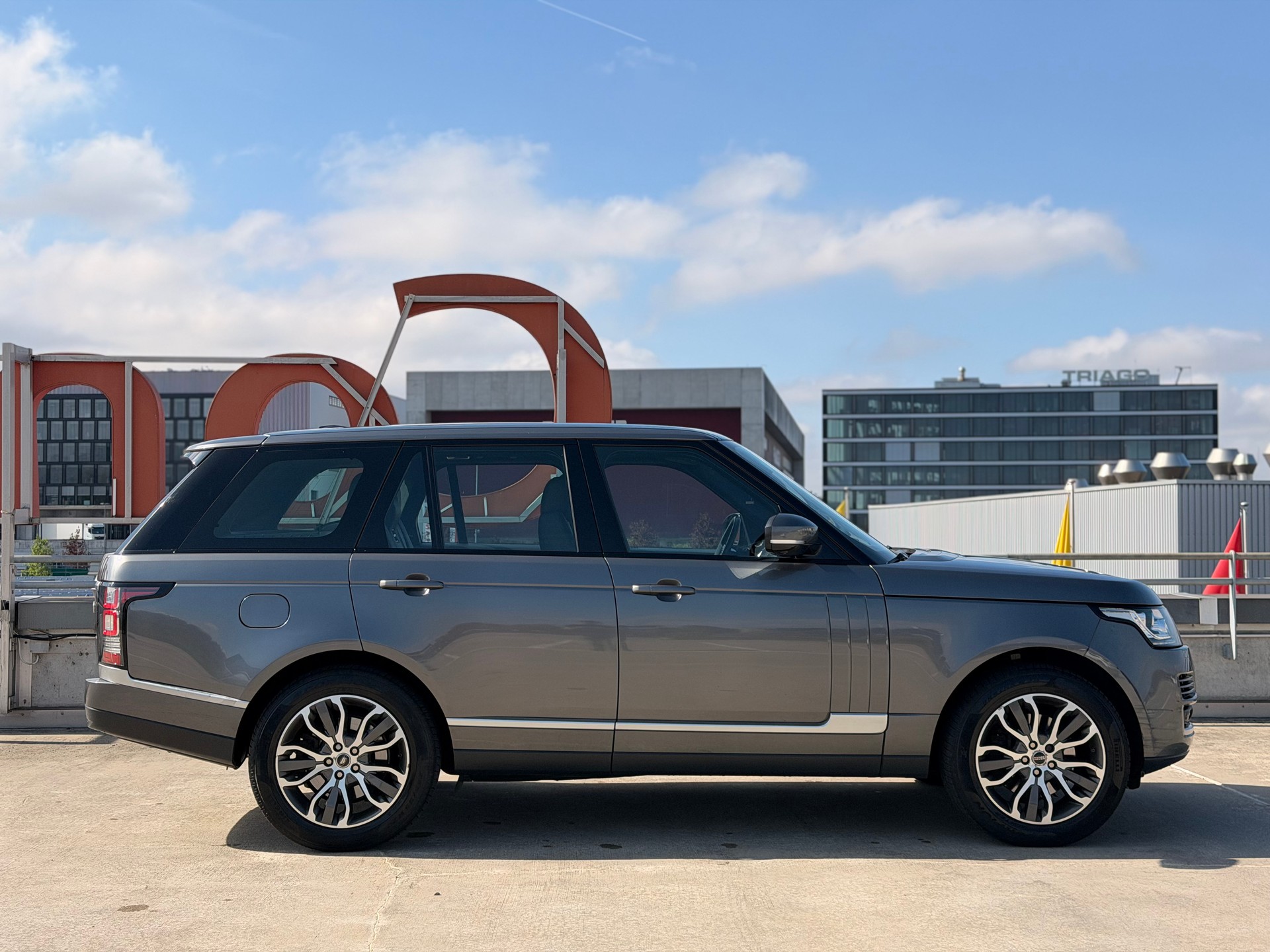 LAND ROVER Range Rover 3.0 TDV6 Vogue Automatic-image-2
