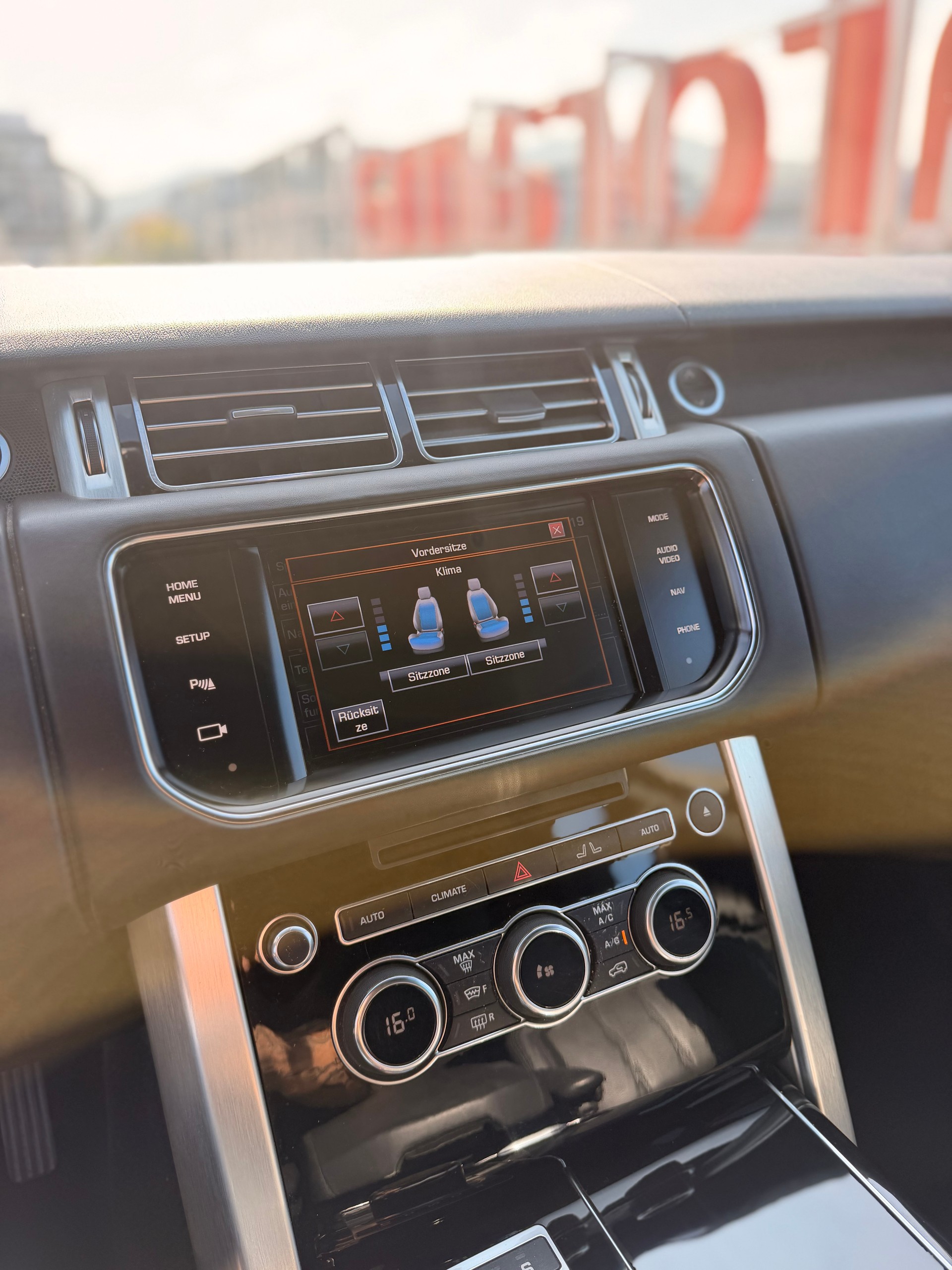 LAND ROVER Range Rover 3.0 TDV6 Vogue Automatic-image-14
