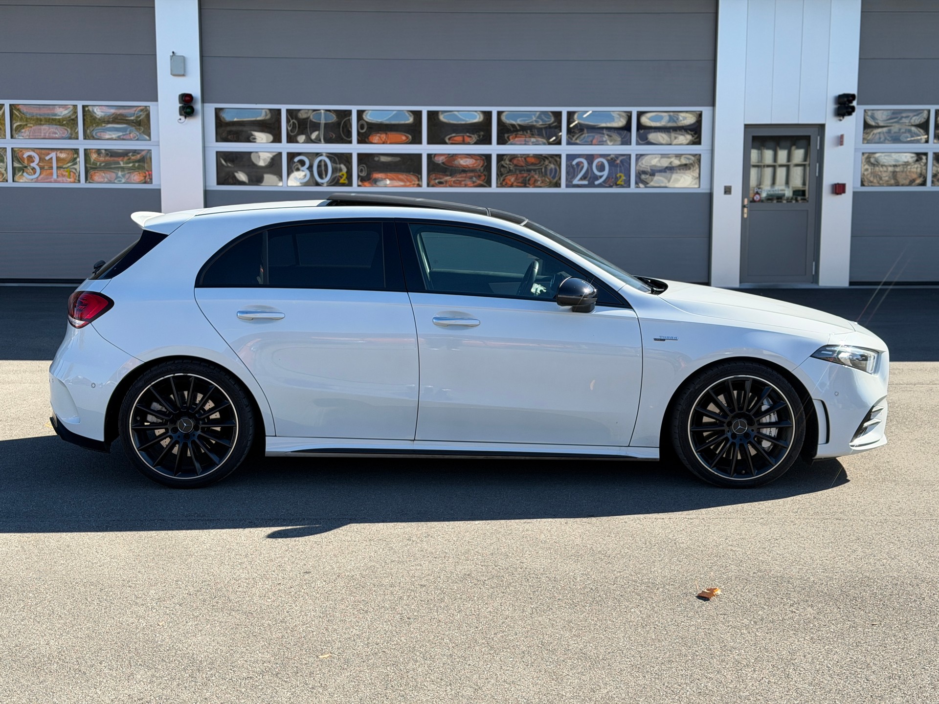 MERCEDES-BENZ A 35 AMG 4Matic Speedshift-image-2