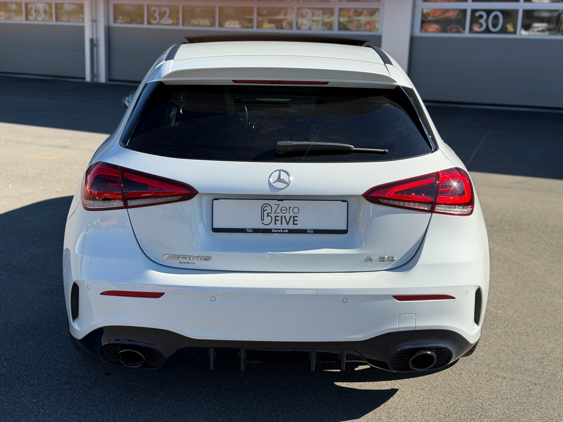 MERCEDES-BENZ A 35 AMG 4Matic Speedshift-image-4