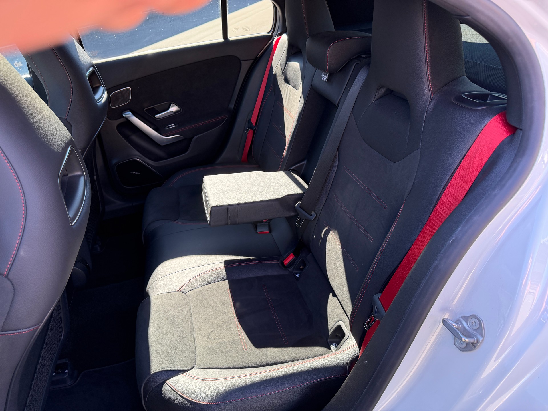 MERCEDES-BENZ A 35 AMG 4Matic Speedshift-image-6