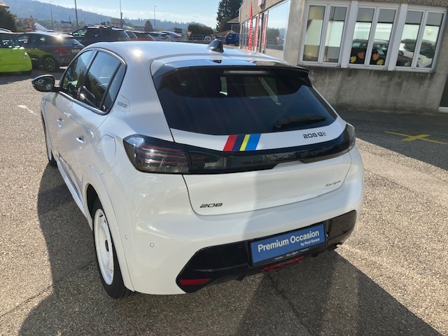 PEUGEOT 208 1.2 PureTech Allure-image-3