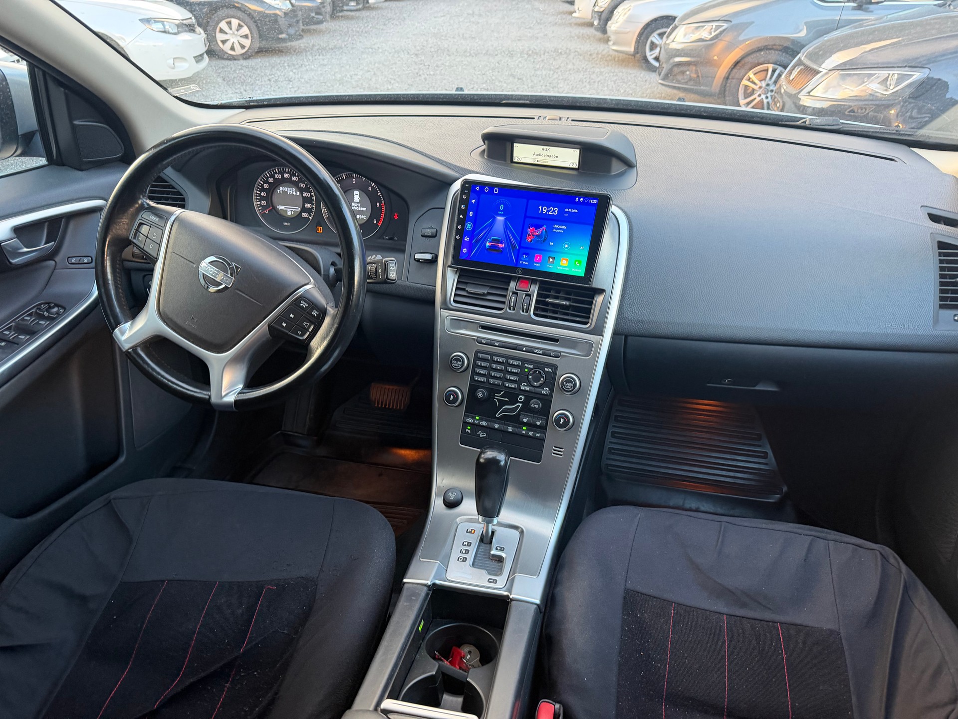 VOLVO XC60 2.4D AWD Kinetic Geartronic-image-6