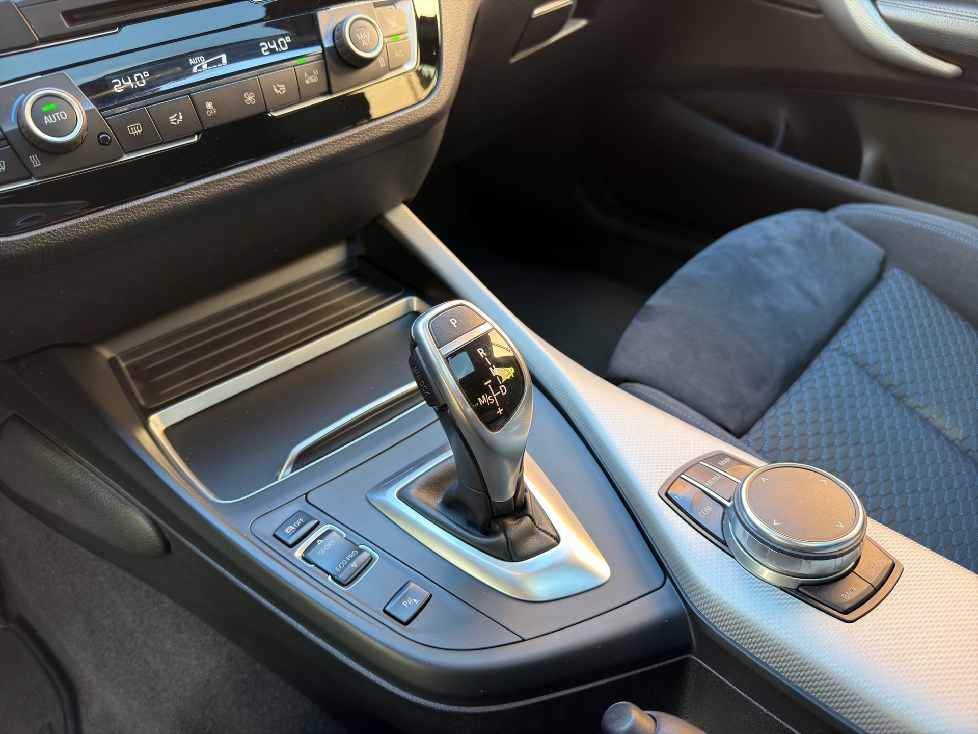 BMW M140i xDrive Steptronic-image-20
