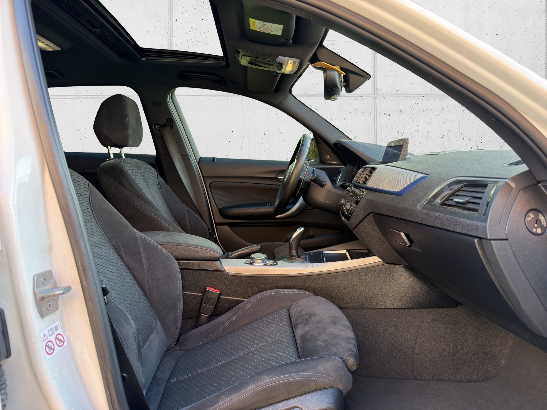 BMW M140i xDrive Steptronic-image-21