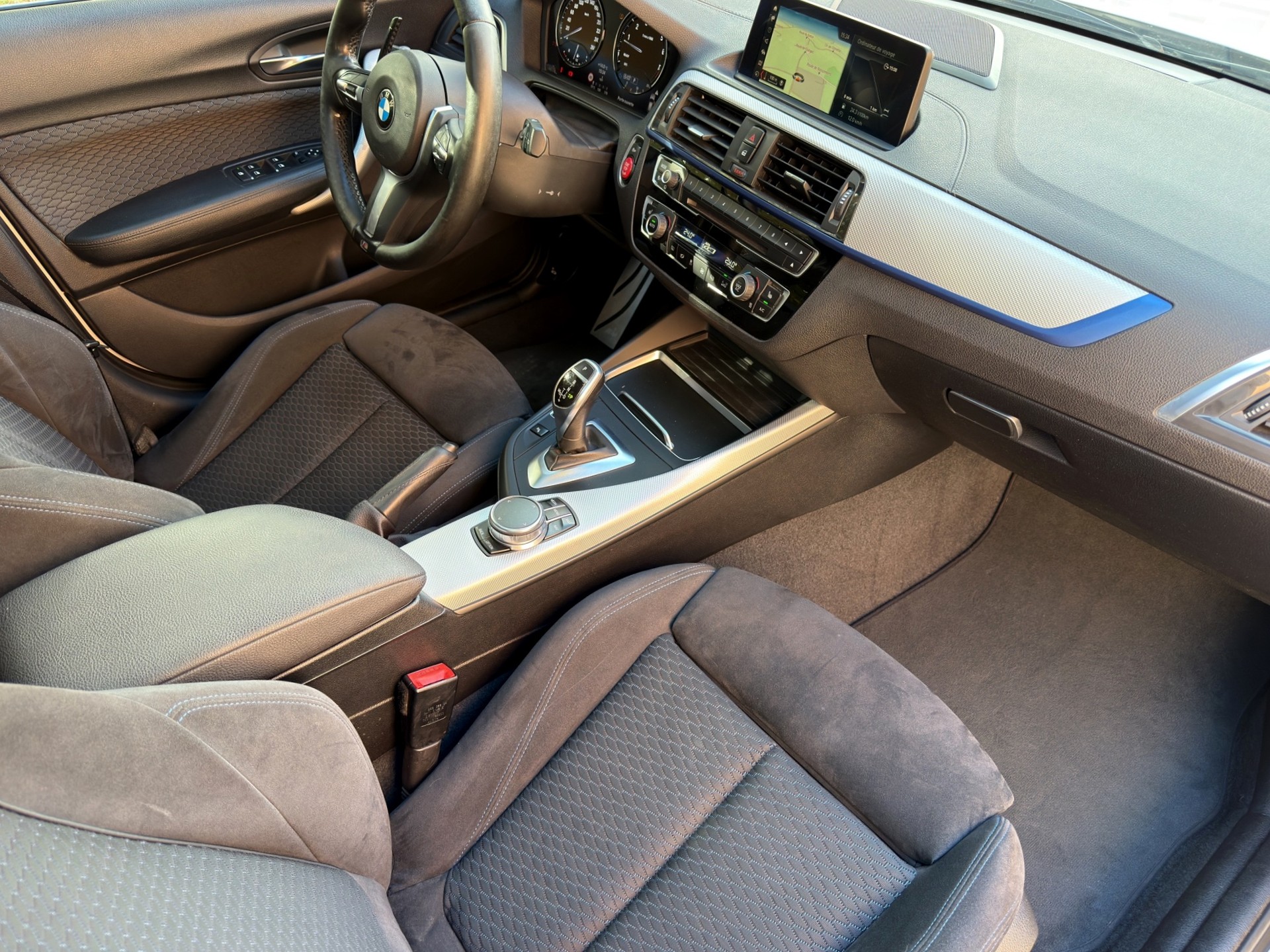 BMW M140i xDrive Steptronic-image-22