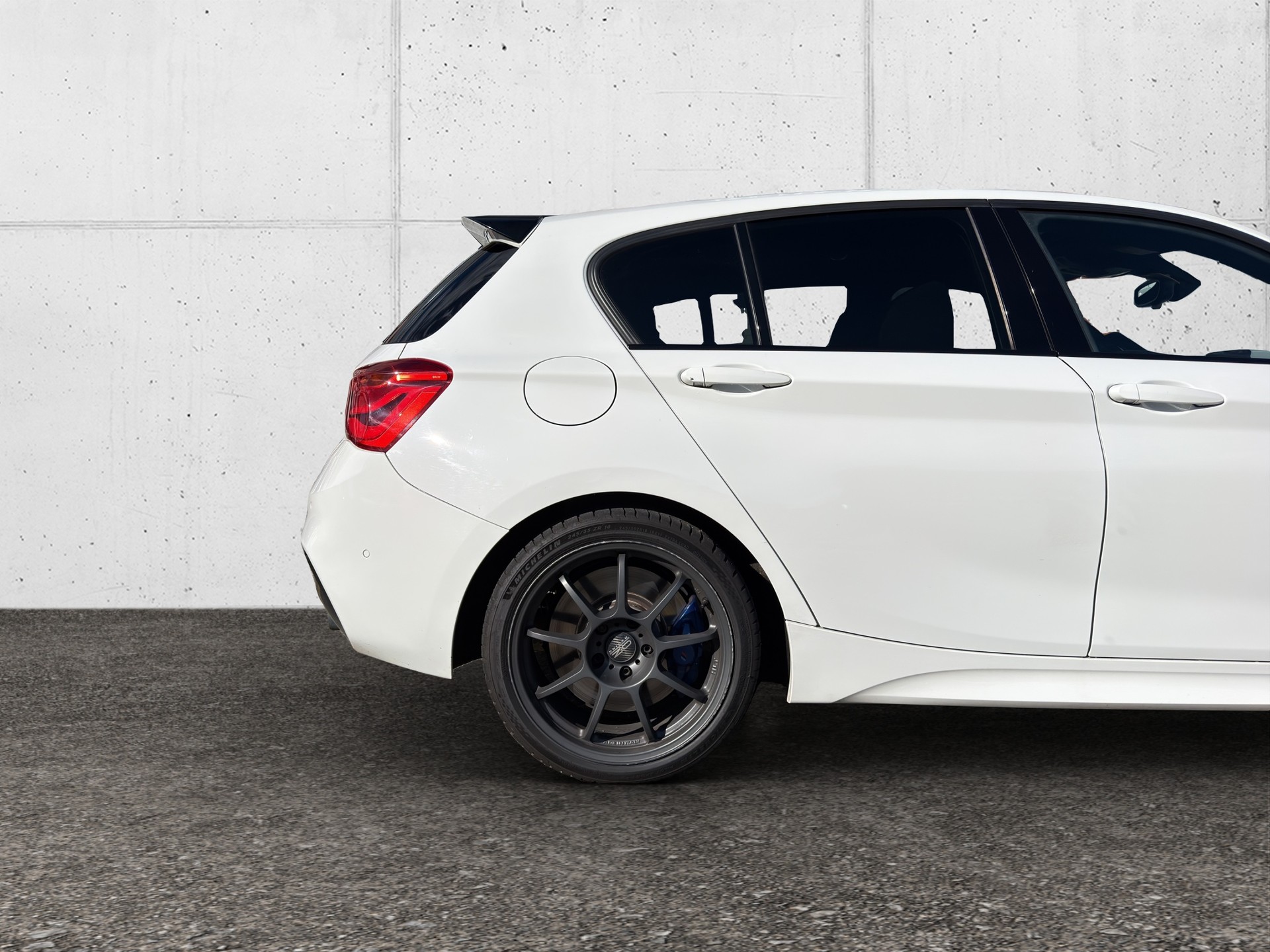 BMW M140i xDrive Steptronic-image-8