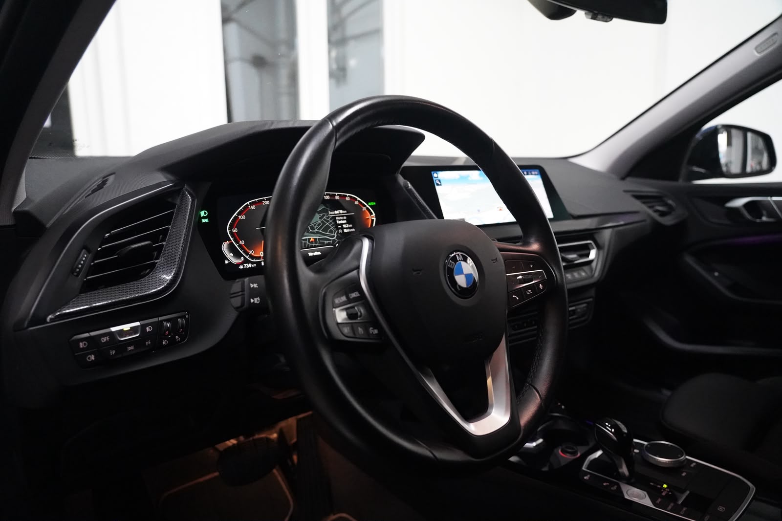 BMW 118i Sport Line Steptronic-image-10