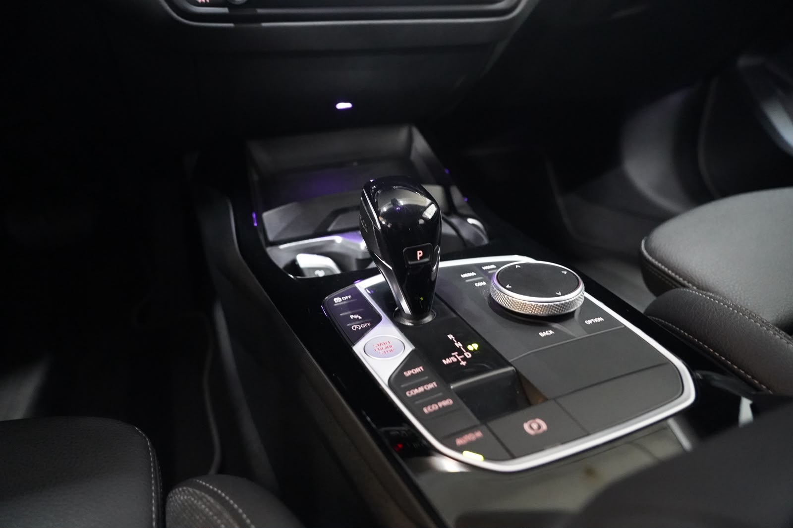 BMW 118i Sport Line Steptronic-image-14
