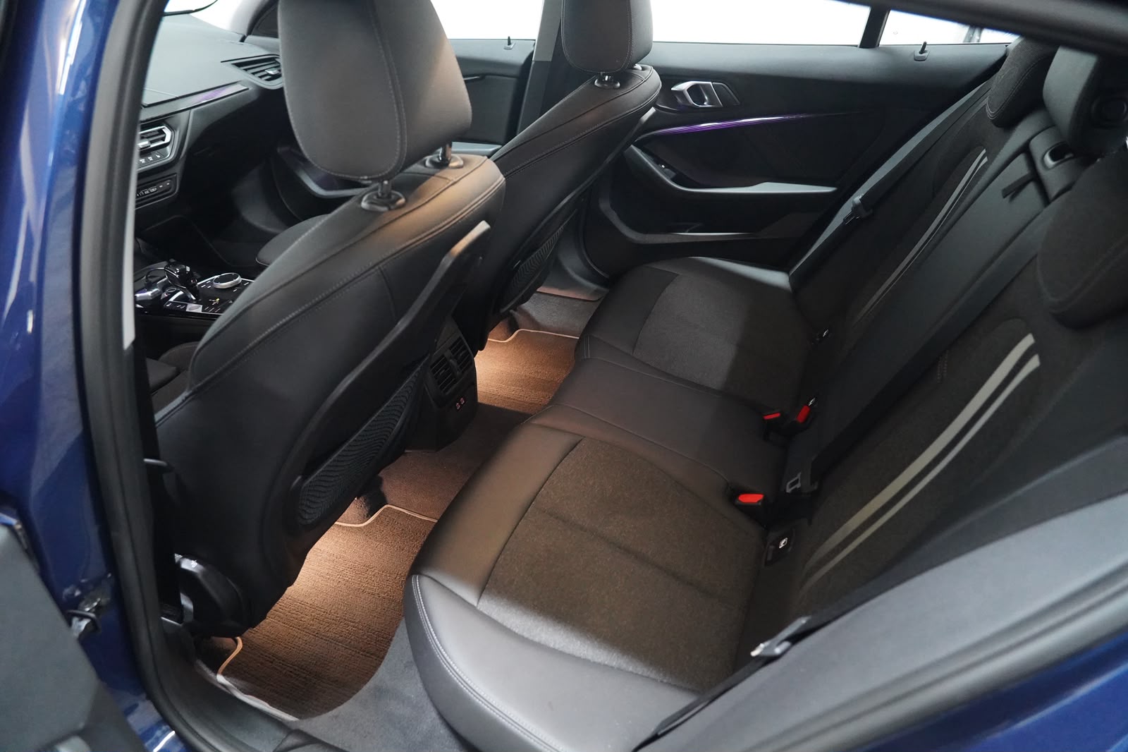BMW 118i Sport Line Steptronic-image-13