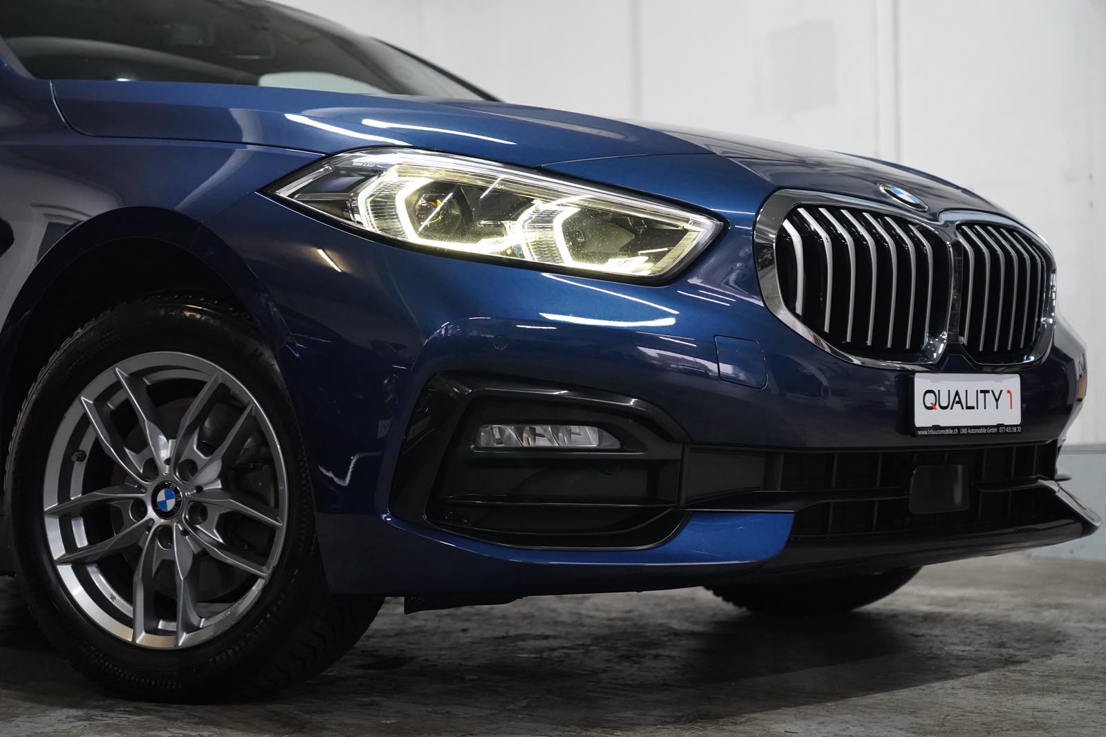 BMW 118i Sport Line Steptronic-image-1