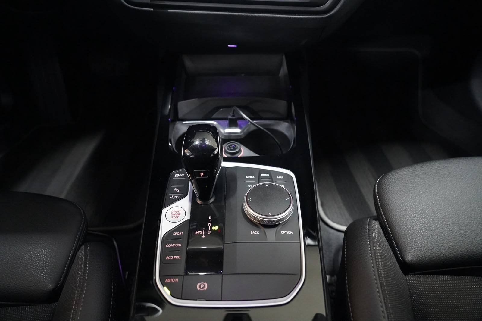 BMW 118i Sport Line Steptronic-image-19