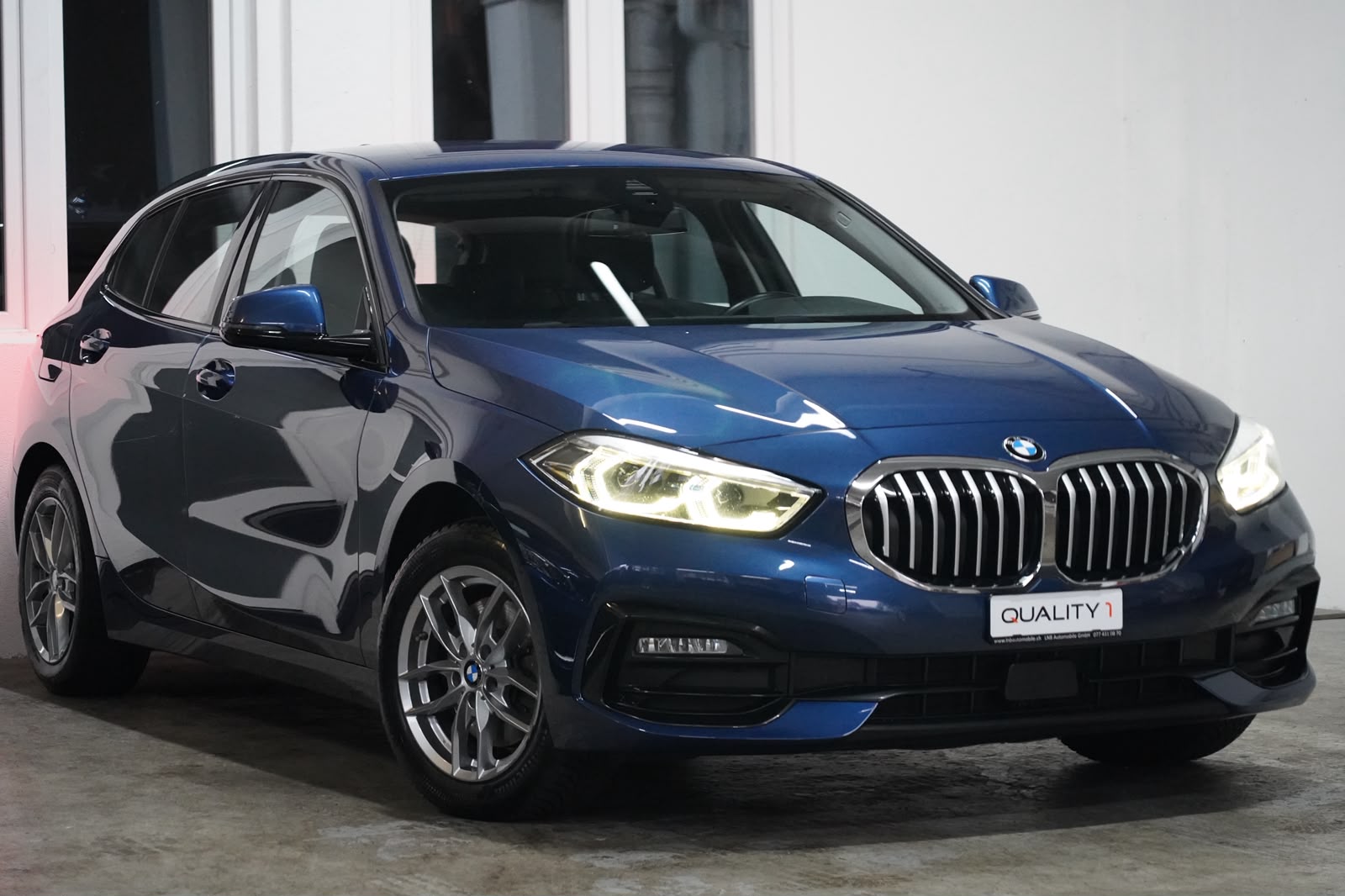 BMW 118i Sport Line Steptronic-image-0