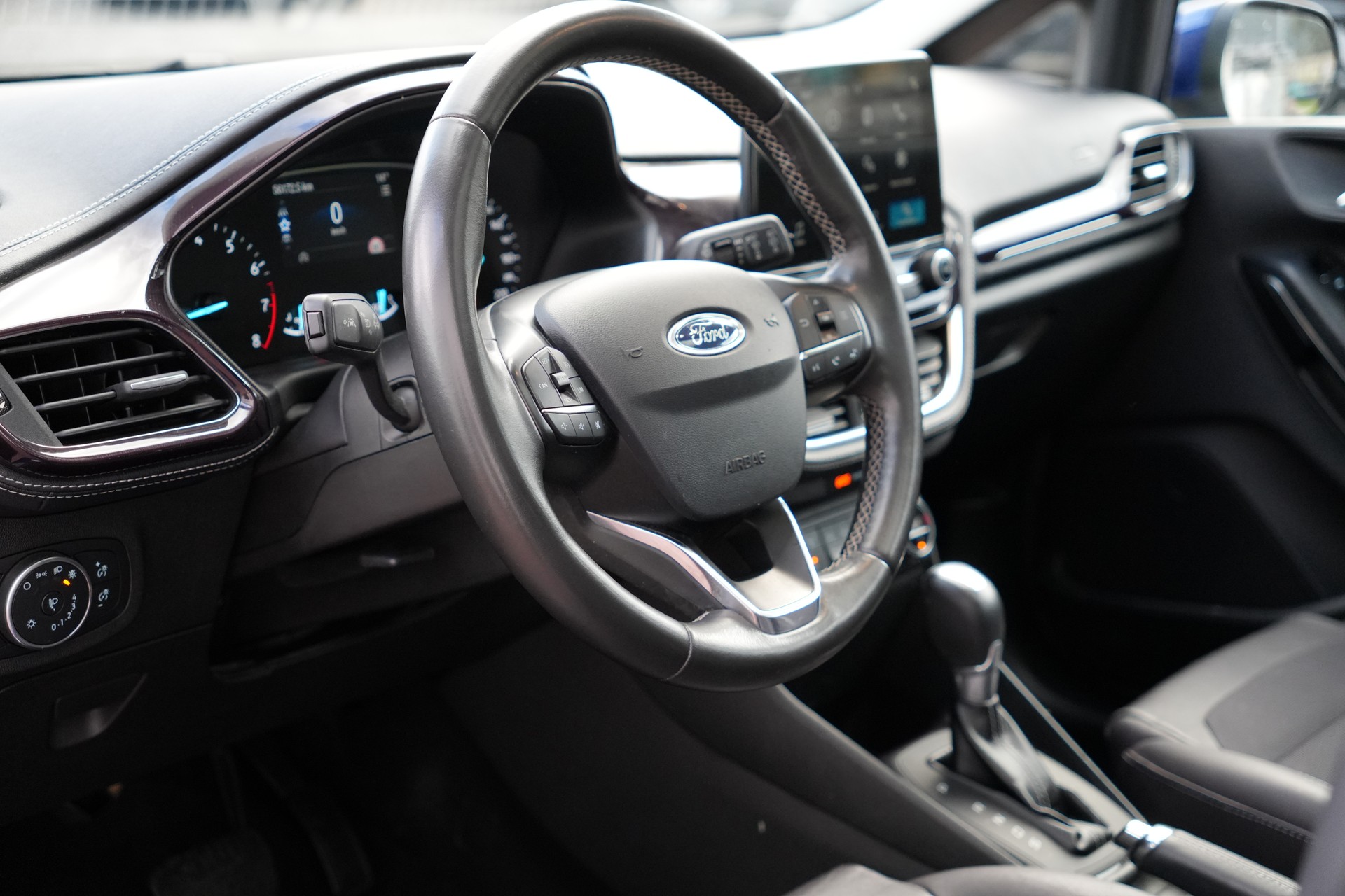 FORD Fiesta 1.0 SCTi Vignale Automat (CH)-image-9