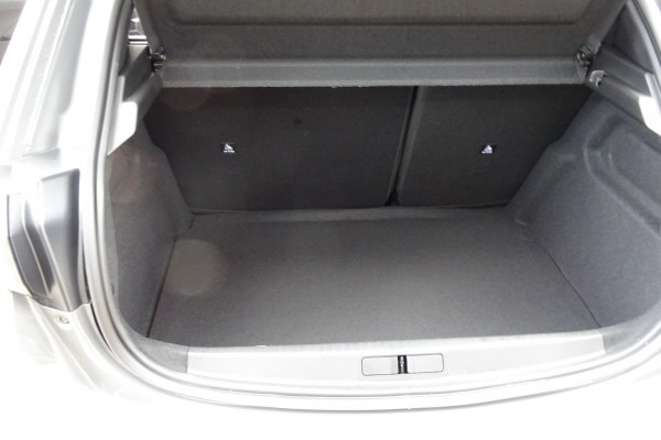 PEUGEOT 208 1.2 MHEV 145 GT Excl.-image-7